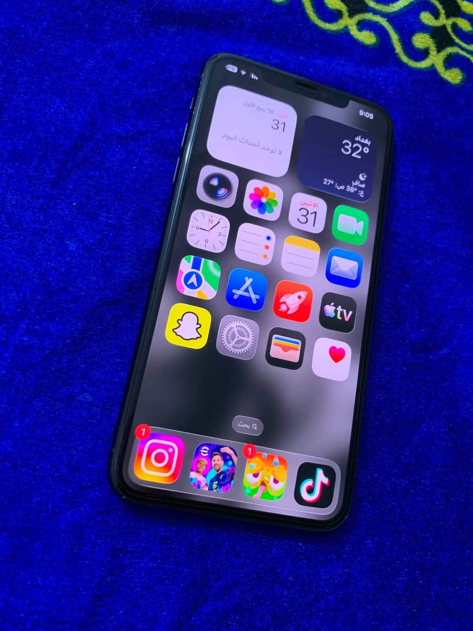 ايفون 11pro max جهاز فول نضافة فول استخدام مال جناية
لون:زيتوني
SIM:1
ذاكرة:256
نموذج:M أمريكي 
بطارية 🔋:80
نضافة:95/100
جهاز كلة وكالة بل شرط 
للأستفسار:***********
سعر:350 وبي مجال قليل والشراي يدلل
مكاني كركوك قضاء الحويجة
