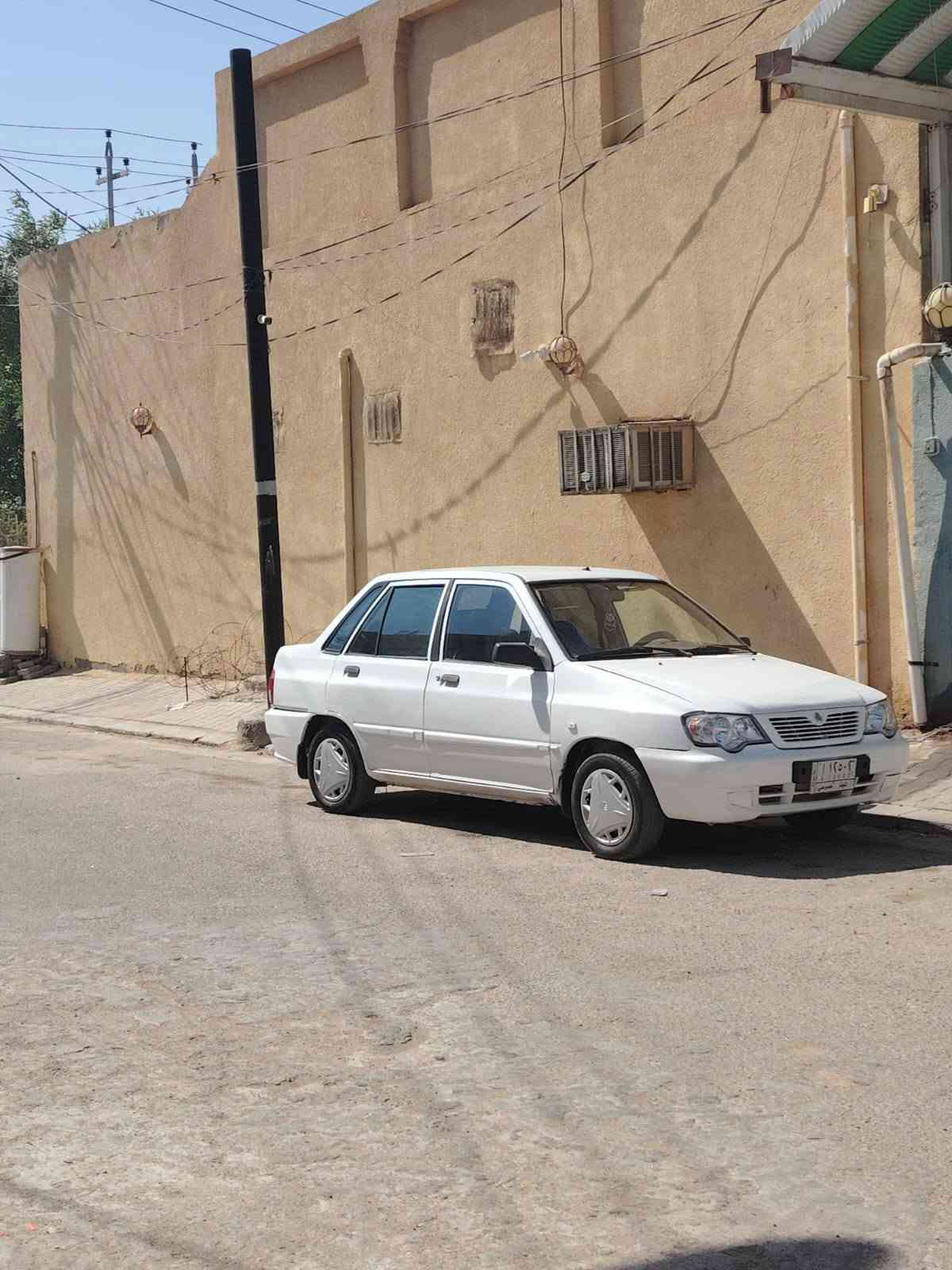 السلام عليكم سايبة  للبيع موديل 2012 كفالة عامة حته شواصي مكفولات مكينه وكير حاوية حداديه تخم تاير كله جديد كهربائيات كله شغالة سيارة احله من الصورة مكان نجف السعر 35 وبيهه مجال بسيط مامتواجد عله الفيس الرقم ***********
