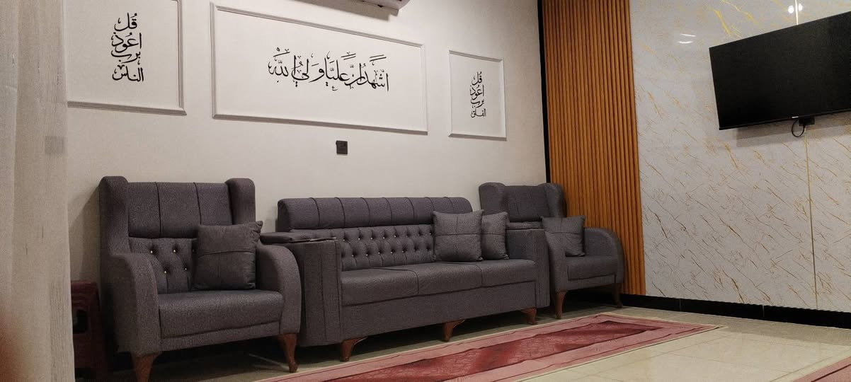 سلام عليكم تخم للبيع ١٠ مقاعد صار شهرين تقريبا مشتري السعر ٥٠٠ وبي مجال لشراي رقمي.. *********** مكاني بغداد قرب بسمايه
