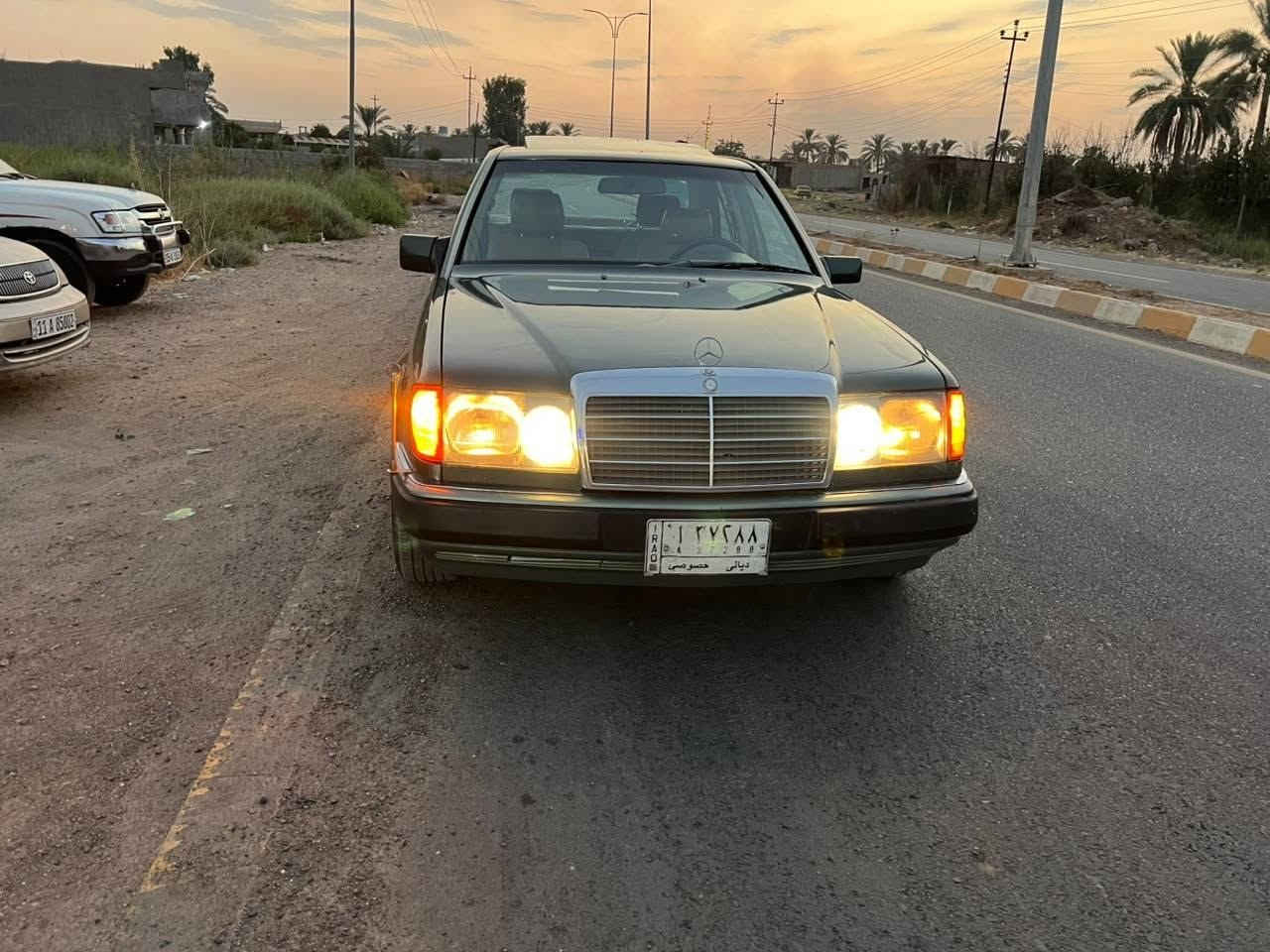 مرسيدس دب للبيع ...
موديل 91 
رقم ديالى مشروع وطني  وشرط التحويل
صدر خلفي جديد
صدر امامي جديد 
كير ومحرك مكفول 
تبريد ثلج
مصبوغه عام للجماليه 
بيه بارد شي كلش بسيط 
السعر 68 وبيهه مجال بسيط
 
ورجاءً  الموشراي ليكسر بحلال العالم 
***********
