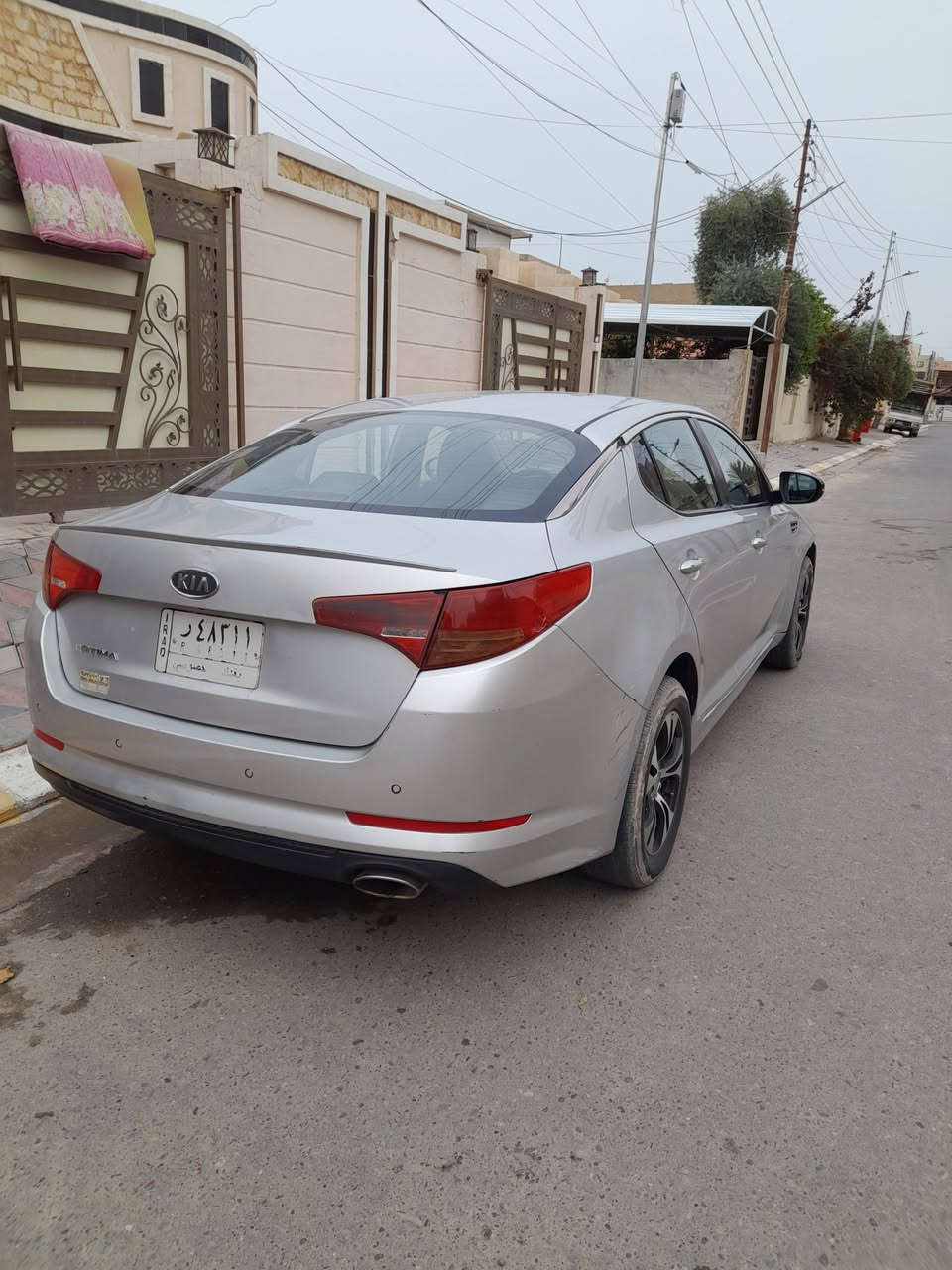 السلام عليكم
كيا اوبتيما كوري كي 5 موديل 13 محرك 2000 دوش 
بيها 3قطع قطعتين تبريد بس الكمبريسر بي ضعف 
مري شفط مسجل شاشه كامره خلفيه تحكم استيرن 
الداخل اسود جلد رقم بغداد الاماني السعر100ويرهم مراوس حسب القناعه العنوان تكريت رقمي ***********
