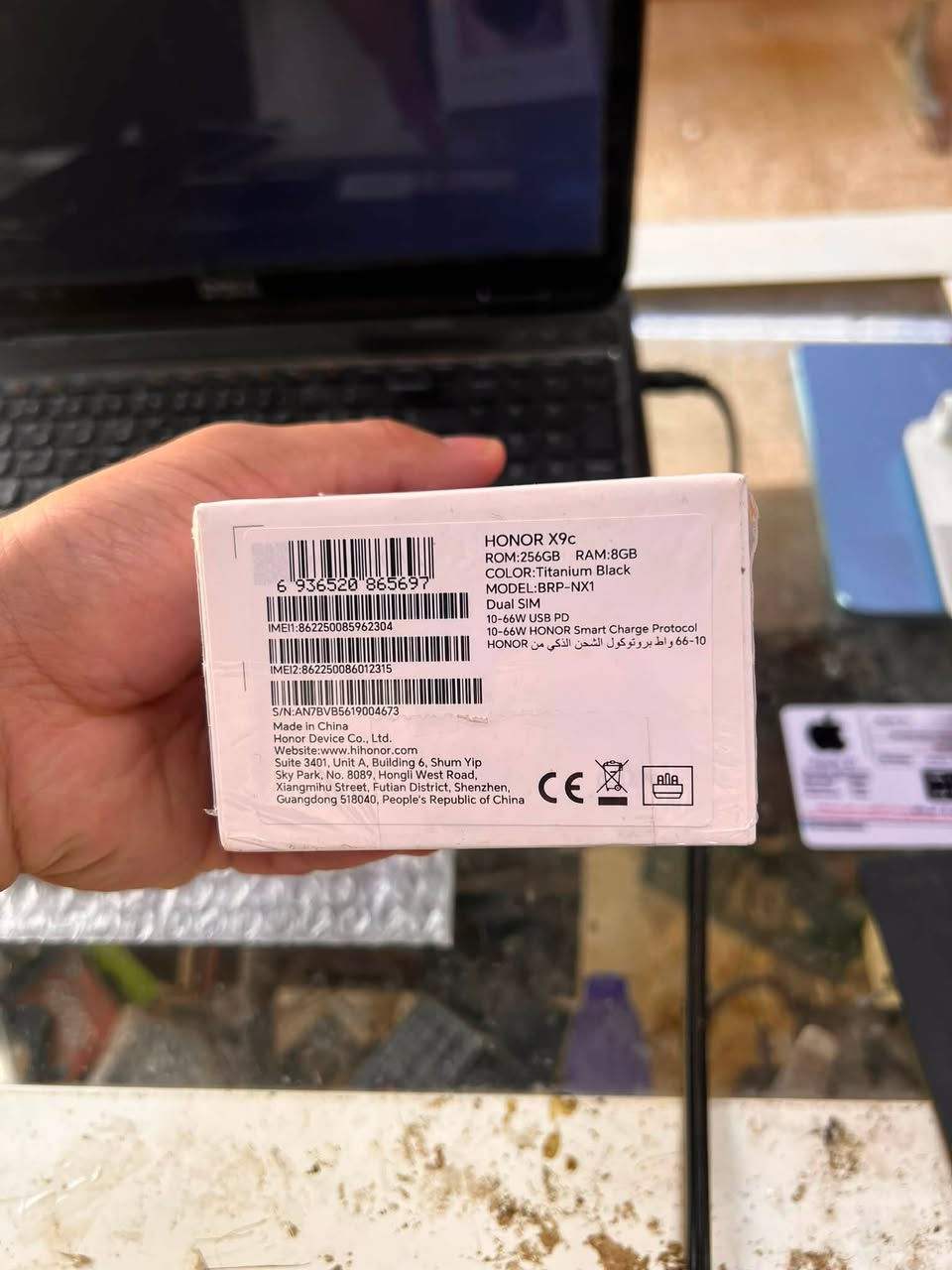 جهاز honor x9c ذاكرة 256 العشوائية 8 مع جميع الملحقات الجهاز نظيف سعره 300ر رقمي ***********
