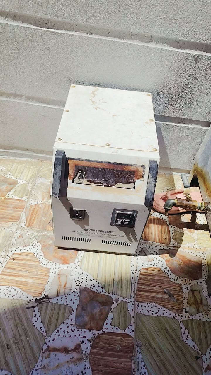 سلام عليكم رافعات ام 10 ثنين جديدات وطباخ نضيف وجديد مكاني الخالص هبهب الاستفسار هاذه رقمي *********** ..
