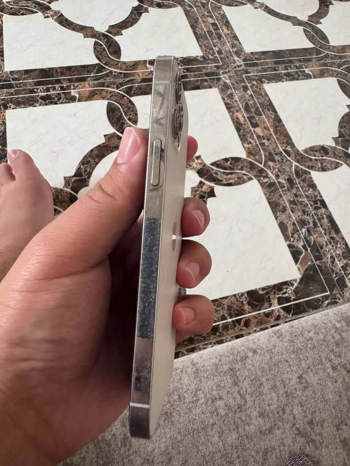 12  برو فقط برو الصغير للبيع
ذاكره٢٥٦
بطاريه٧٤ تك خط السعر 320  وبي مجال للتواصل ***********  واتساب موجود واتصال غير متواجد ماسنجر
