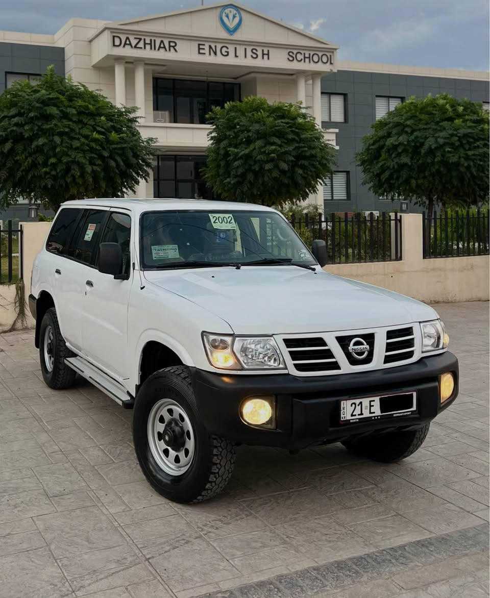 ‎بسم الله الرحمن الرحيم(***********)
Nissan Patrol 2002 نیو سەقەڕ
نیسان پاترۆڵ ٢٠٠٢ نیو سەقەڕ مەکینە ٤٥٠٠ 
رەقەم و سنوی تا ٢٠٣٠ تازەیە تحویل و غرامە بەشەرت 
کوشن و گاعی و بەرە سەقفی لۆکە شاشەی بۆ بەستراوە
لایت و سەکن و بلاجکتۆر و بەگلایت گشتی لۆک و تازەیە
سەیارەکە ٥ پارچەیەکی بۆیاغە بێ زەربە و دەحم
سەقف و شانی زۆر خاوێن ماوەتەوە غاز و بەنزینە
سیستەمی غازی زۆر مەزبووتی بۆ دانراوە بێ کێشەیە
گێڕ و مەکینەی لۆک زۆر بێ عەیبە کارەبایی بەشەرت
ئەکسل و دەبڵ ئەکسل بەشەرت قفل مەرکەزی
سالۆنسای بیلادیە سەوتی وەک شەریکەیە
ژێری کامل تازە توند کراوەتەوە تەبرید سارد گەرم بەشەرت
سەیارەکە لە ڕانیەیە سعری ٨٣ کەمێک مەجالە 
جوابی کۆمێنت نادەمەوە مشتەریت تەلەفون بکە یان نامە بنێرە
*********** ڤایبەر و واتساپی لەسەرە رانية, السليمانية
