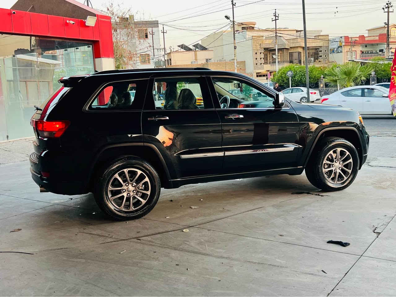 لاريدو ٢٠١٢ • 4x4 • بدون صبغ كركوك