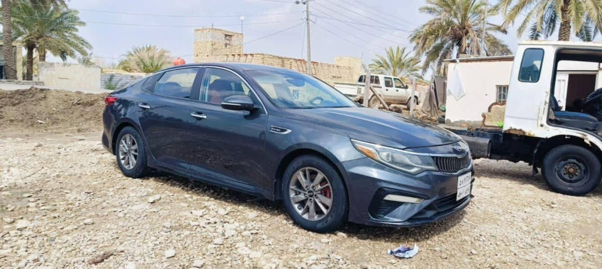 السلام عليكم
كيا اوبتيما للبيع موديل 2017 كفاله من كص السعر 45 وبيه مجال الاتصال علئ الرقم ***********
