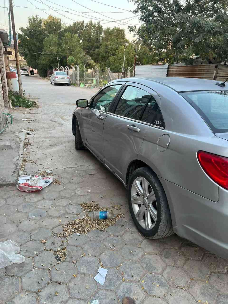 سلام عليكم سي سي 200 البيع
مديل 2014سياره بسمى رقم نگليزي  
مكينه 2400 مكينه كير شرط خير من اللّٰه تبريد حداديه تايرات سياره جاهزه من كلشي صور السونار مرفقه السعر 65 
***********
