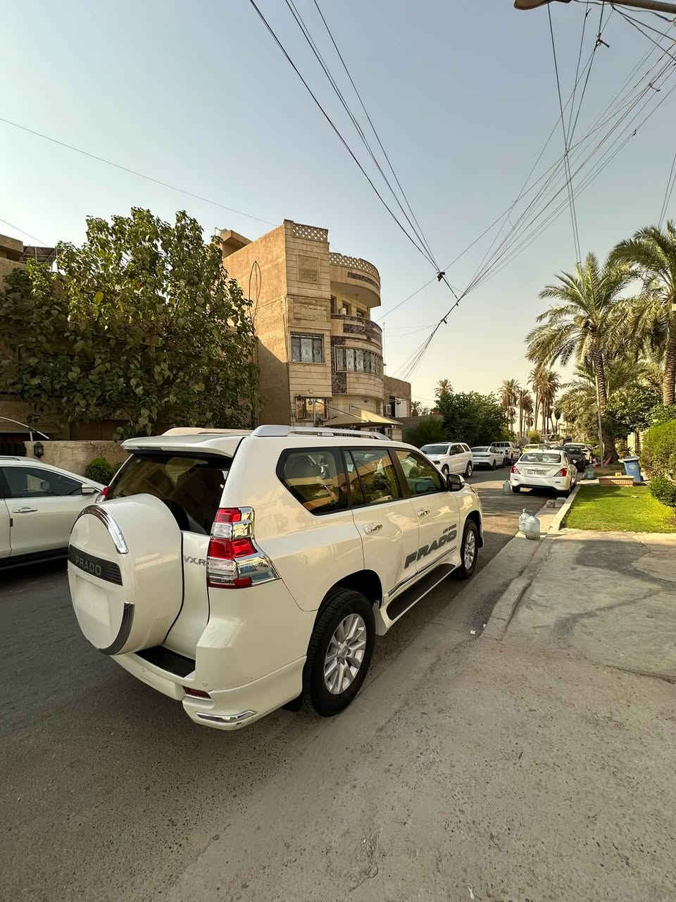 السلام عليكم للبيع برادو vxr رقم اربيل  موديل 2017حساس امامي خلفي لايت زنون ٦ سلندر مكينه ٤٠٠٠ بسمي السعر30 التحويل ثاني يوم للستفسار ***********
