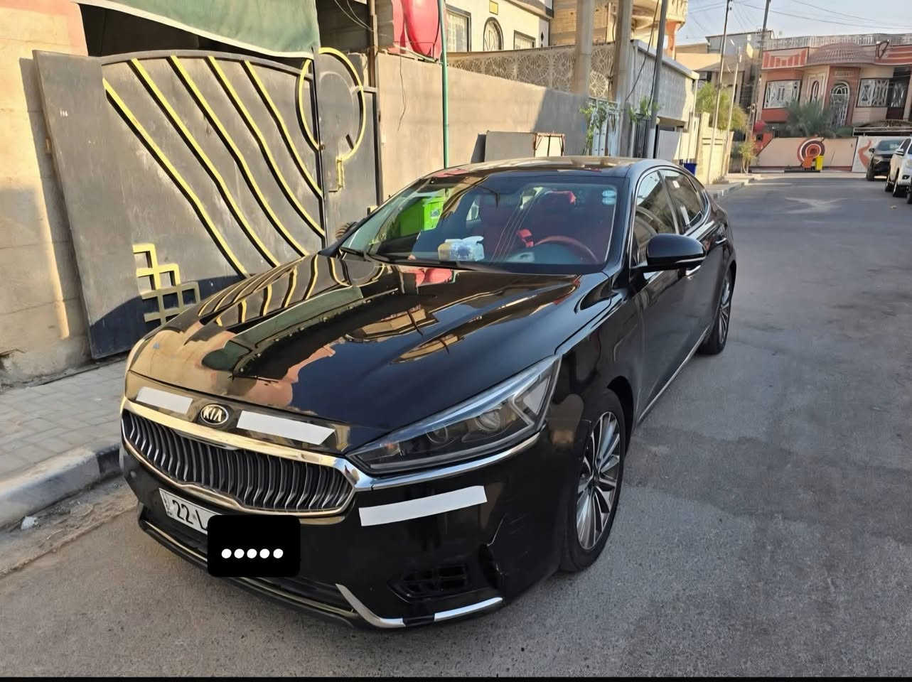 السلام عليكم
سيارة للبيع 
كيا كادنزا 2018 خليجي 
فول مواصفات 
محرك  3,3  V6 كفالة 
كير 8 نمر كفالة 
اشاير مري اوتو 
مري اوتو 
تحكم ستيرن فول 
بانوراما فول 
كشنات تدفئة 
كشنات جلد ماروني 
بصمتين مال شركة 
حساسات أمامية و خلفية 
دوسات بعدها ما مستعملة 
سنوية بعدها ما منتهية  
وبقية المواصفات معروفة 
بيها جاملغ مفتوح و بارد بس بخشم 
و البنيد مفتوح و بي بارد بصيط 
و الجاملغ الي بصفحة السائق بارد 
سعرها 155 و بيها مجال

***********

