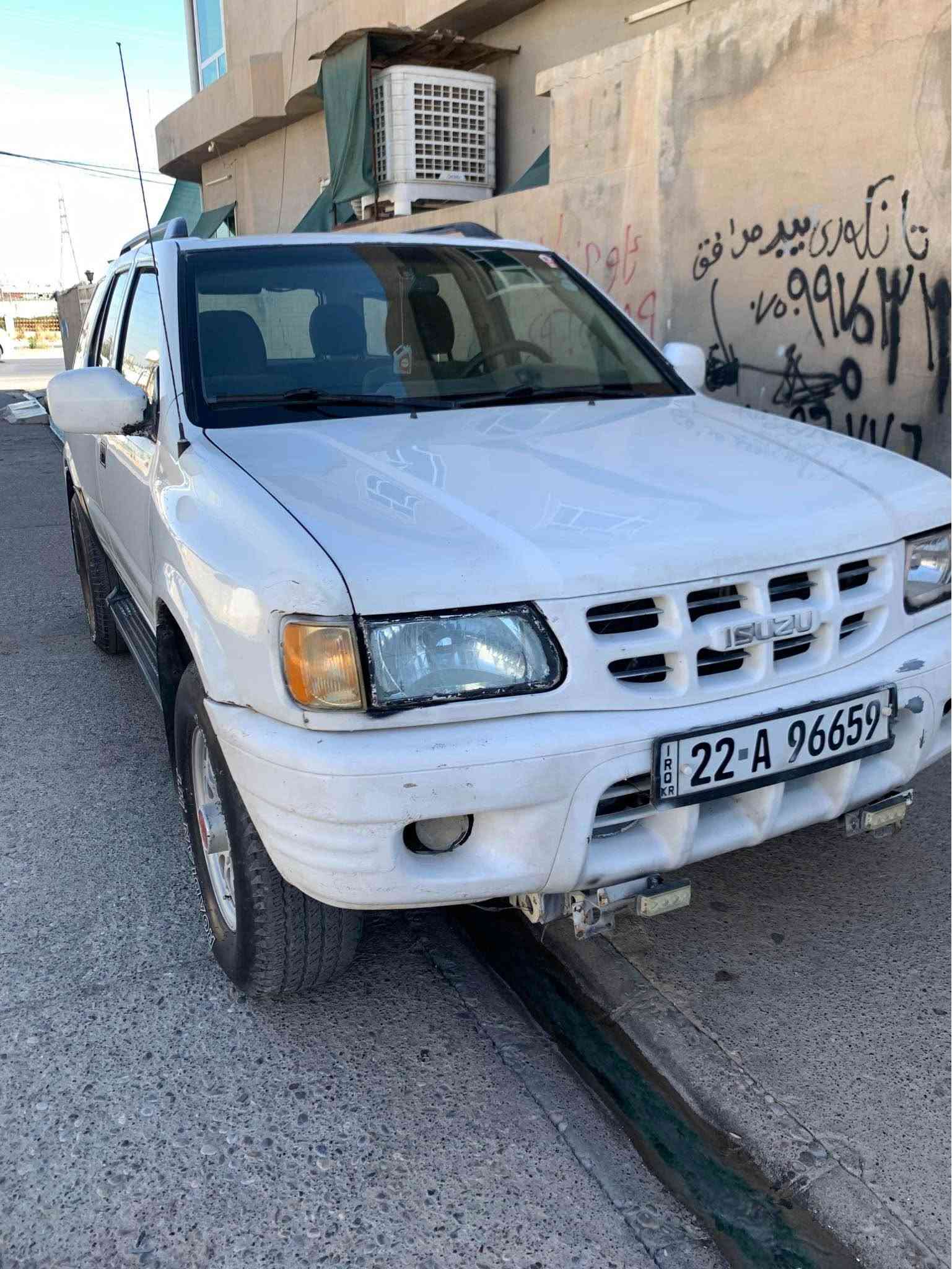 ئاسوزو مۆدێل ٢٠٠٠دبل ئەکسل گێر توماتیک 
سەیارەکە لێدرانی نیە دوو پەلە سبوغی هەیە
سەیارەیکی جائیزو تۆکمەیە بێ کێشەیە
گێرو مەکینە و ئەکسل بەشەرت بیلادی 
تەبرید لە سلۆری
بەناوی خۆمانە 
بۆ زانیاری زیاتر *********** أربيل, العراق
