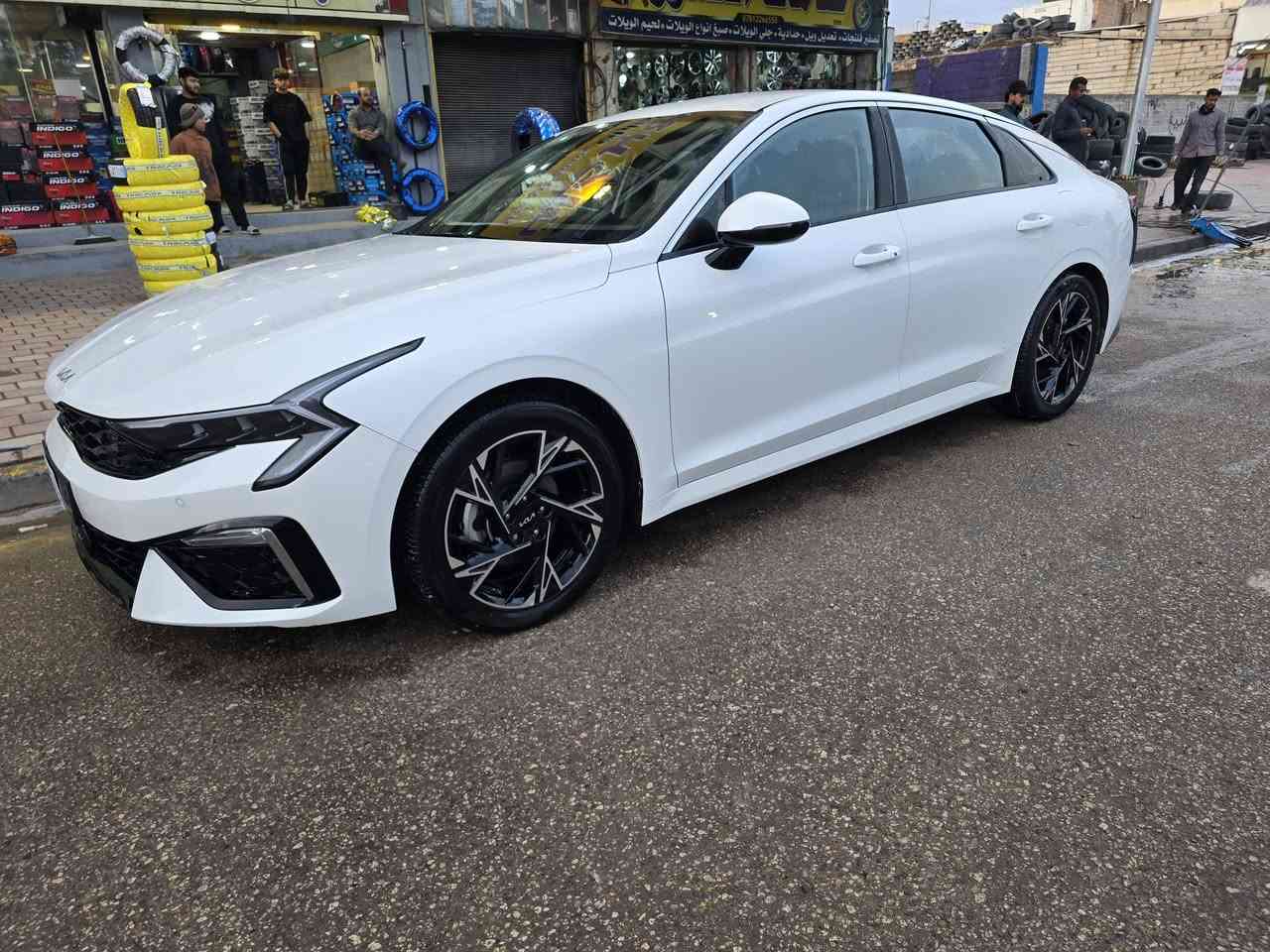 للبيع او مراوس K5 موديل ٢٥ غازل اصل حره بدون رقم عارضها ب ١٨٠ وبيها مجال السياره بيها ربع الجاملغ الخلفي وربع قبق الصندوك صبغ مكاني الديوانيه *********** ***********
