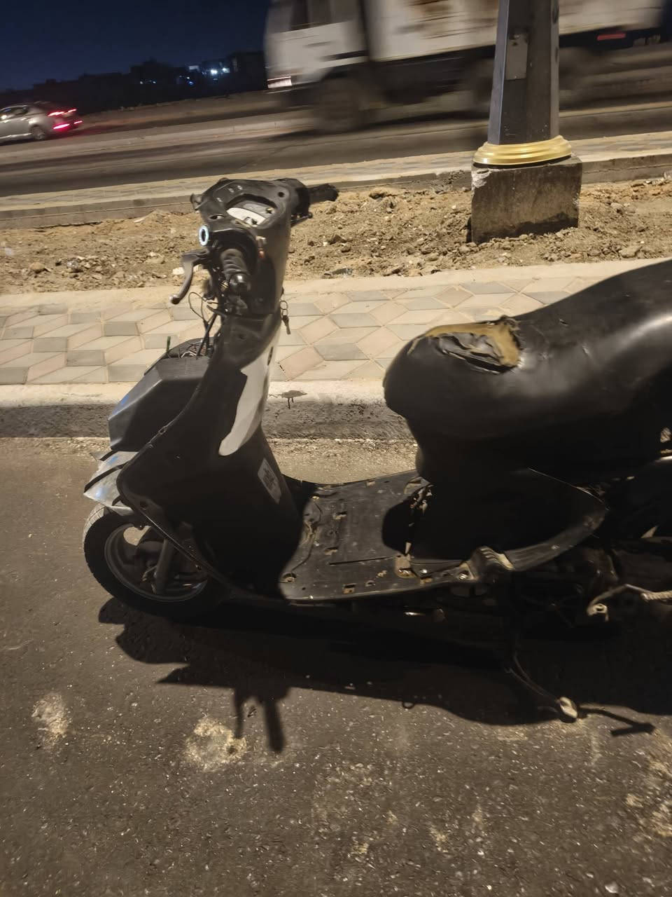 دراجه فراشه للبيع جاهزه من مكينه من ضفيره عوزه بس سلف دراجه نهضه و معدل خير من الله بخير دراجه مابيه شي عوزه بس كفر سعر250 مامتواجد عل نت، ***********
