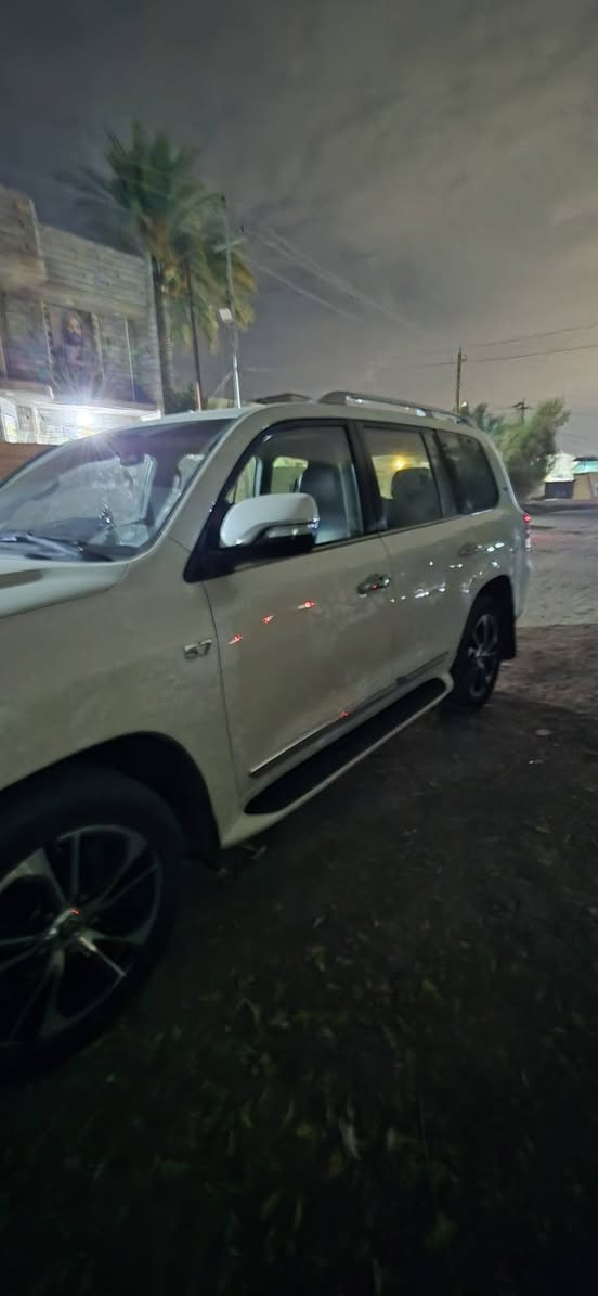 لاندكروزر VXS • ٢٠١٩ • رقم بغداد