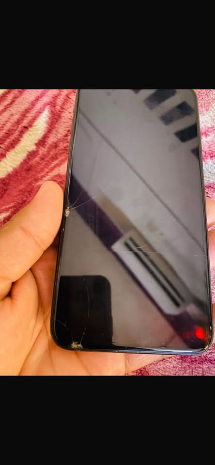 السلام عليكم عندي 11 Pro ماكس امروس ما مفتوح وكالة الجهاز بطارية 82 ذاكرة 256 الجهاز كل شيء ما به فقط الفطور بلكلاس فقط مرويس ما مفتوحة الجهاز محدث آخر إصدار فقط أمرويس بيع 285￼ رقم***********

