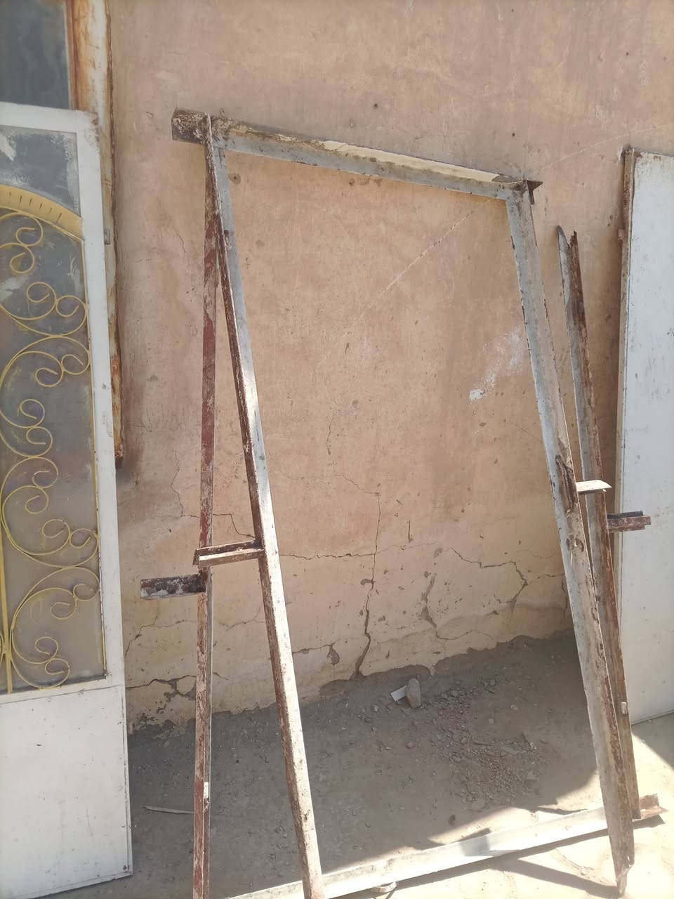 بوب خشب نظيفات ولباقي بيبان تسكام وهنكلان بلجيكي للبيع اتصال فقط***********
