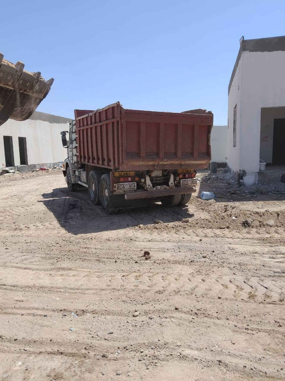 سكانيه البيع جاهزه للعمل كير ومكينه جاهزات وشاصي مكفول سياره جاهزه حته تبريد بيه مكانه بصره رقم الماني مشروع وطني. راعيه موجود يحول سعر. 100 قفل رقم الهاتف ***********
