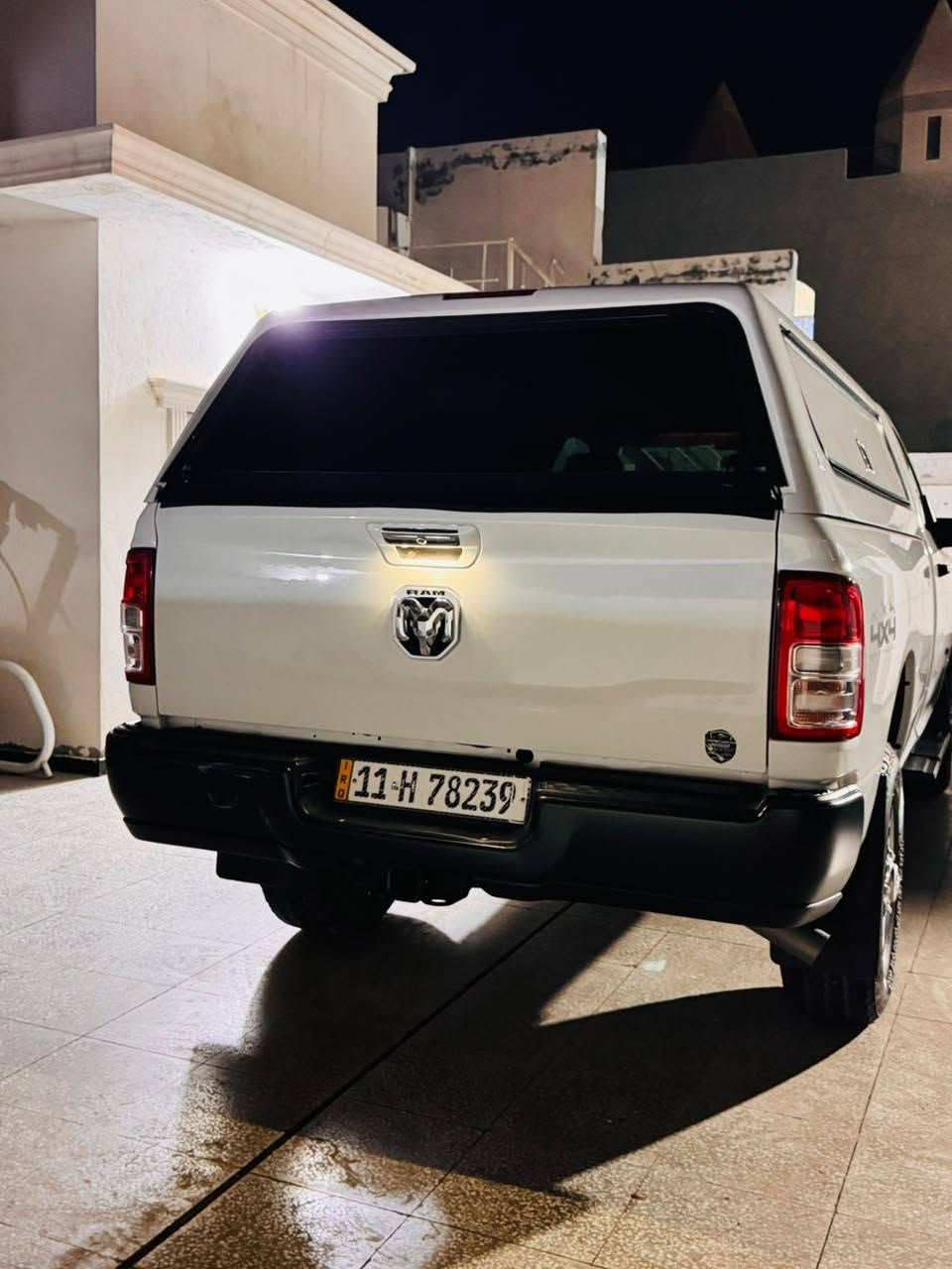سلام عليكم 
دوج رام 2024
فحل 8 برغي حجم 2500 بدي طويل محرك V8 6.4 HEMI (بانزين)
 السياره اني مستورده كلين تايتل بدون حادث ماشية 11 الف بعده بحاله الوكاله
 السياره مواصفات heavy duty فول. 
بصمه
مري كهرباء شفط+اناره بالمري عند الرجوع 
شاشه كبيره كار بلي 
كير ماوس 
كشنات جلد 
رادار امامي خلفي 
نقطه عمياء 
كروز سرعة 
وباقي المواصفات المعروفه. 
السياره مكفوله اي نقص ما بيها. 
الاستفسار ***********.

