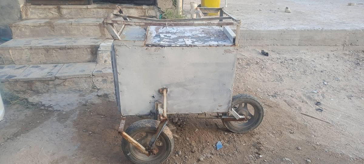 السلام عليكم 
عربة شاي للبيع كلش متوازي عليها 
السعر خاص او  الاتصال على الرقم ***********
المكان الحرية شاكر العاني
