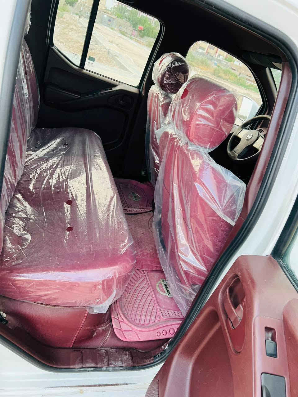 نيسان نافارا • ٢٠١٢ • رقم بصره