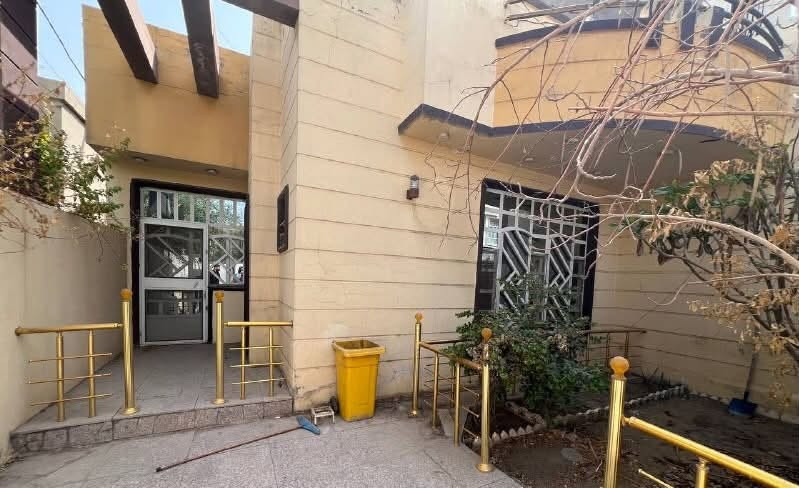 🏡 للبيع في حي الجامعة.. بيت سكني بموقع مميز ومساحة 208 م²

✨ فرصة مميزة للسكن والاستقرار في حي الجامعة

📍 الموقع: حي الجامعة – قبل شارع الجمعية
📐 المساحة: 208.35 م²
📏 الواجهة: 8.30 م
📌 المحلة: 631
📌 الزقاق: 50
🌳 المقابل: تشجير
🏠 حالة العقار: صالح للسكن بناء سنة 2016

موقع مميز ومساحة مناسبة، في منطقة حيوية ومطلوبة للسكن.

💰 السعر والتفاصيل عند التواصل

📩 للاستفسار: المراسلة على الخاص
📞 ***********

🔹 للجادين والمهتمين فقط
