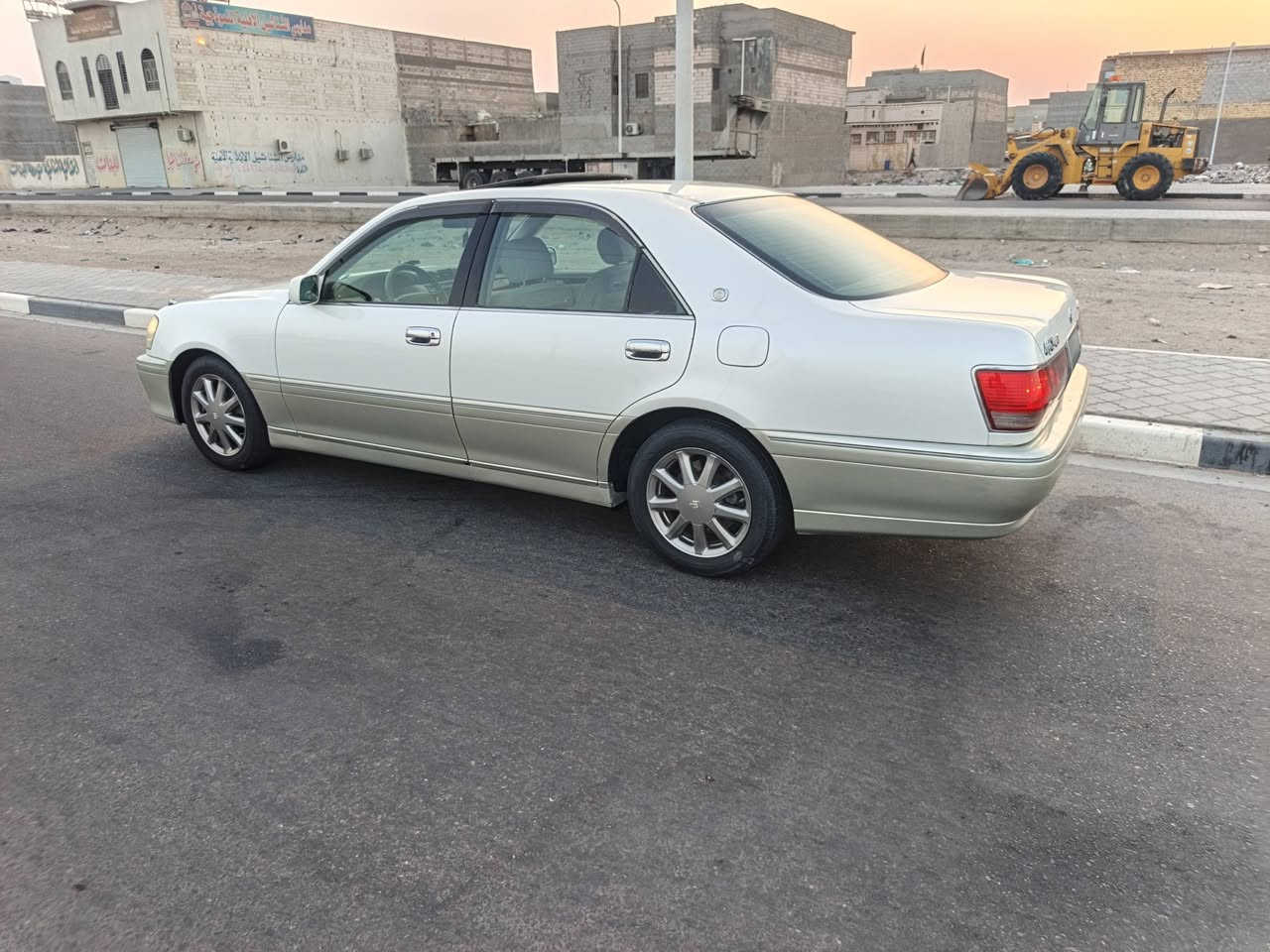 سلام عليكم كراون ملكه تسجيل جديدقرار١٠٢سياره بسمي صارلي سبوع ستلمت الرقم سياره كفاله عامه فول مواصفات جديده رقم المبايل ***********مكان السياره بصره الزبير
