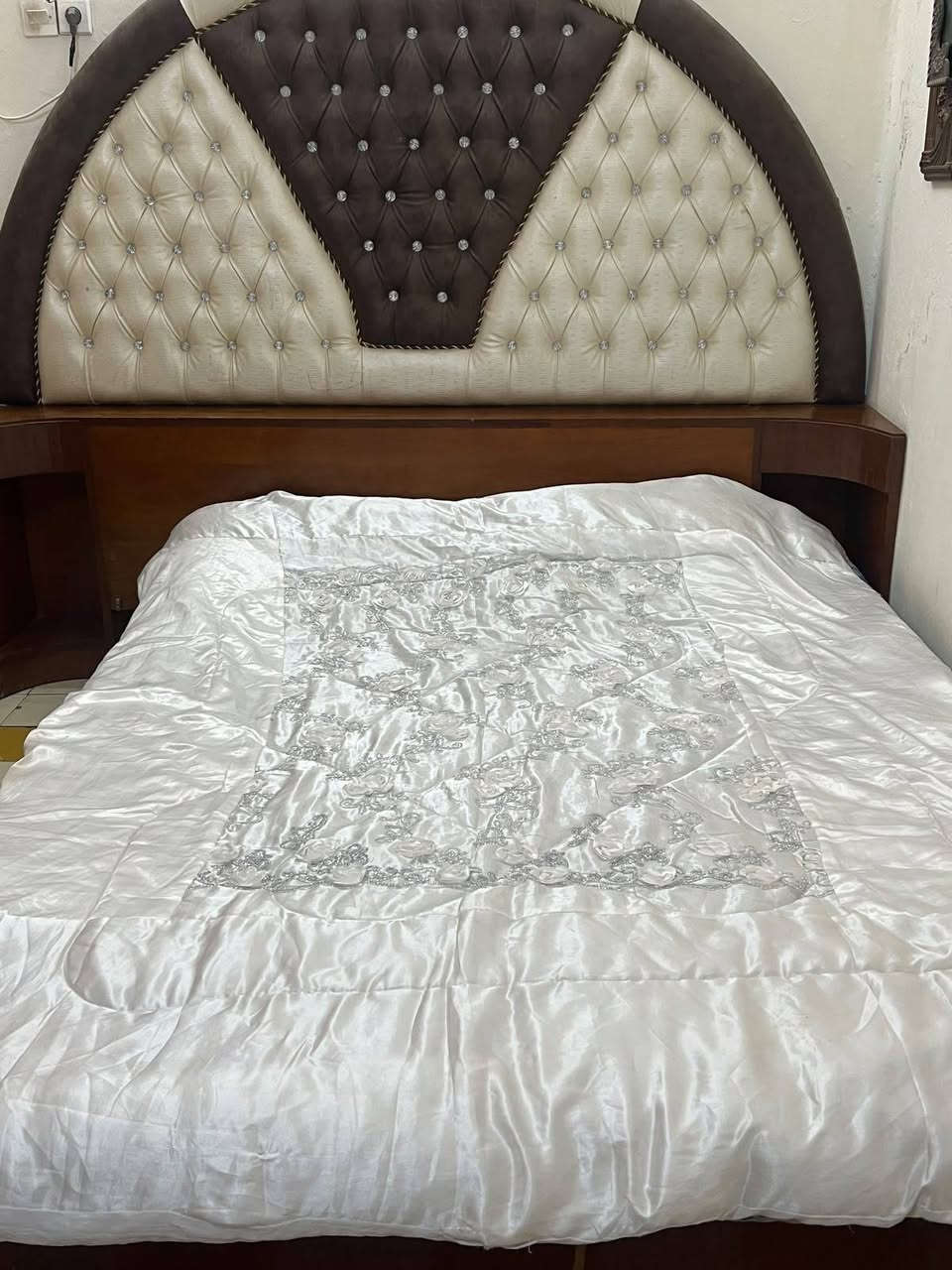 ملحقات غرفه نوم صاج ثقيل السعر 150 وبي مجال تواصل واتساب

‭***********
