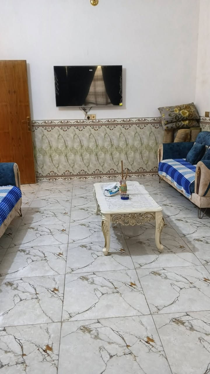 بسم الله.بيت للبيع حي العسكري 3 قرب جامع زين العابدين طابقين كونكريت مسلح تصميم حديث ودرجه اولى2024 مساحه 220الطابق الاول جاهز للسكن والثاني محتاج كهرباء ولبخ فقط يحتوي على غرفه جوه ومطبخ واستقبال وصاله وكراج وحديقه وصحيات داخليه وخارجيه والطابق الثاني ثلاث غرف وصاله ومطبخ مطلوب اسكان 20مليون والسعر والتفاصيل اكثر الاتصال على الرقم ***********الخاص مغلق
