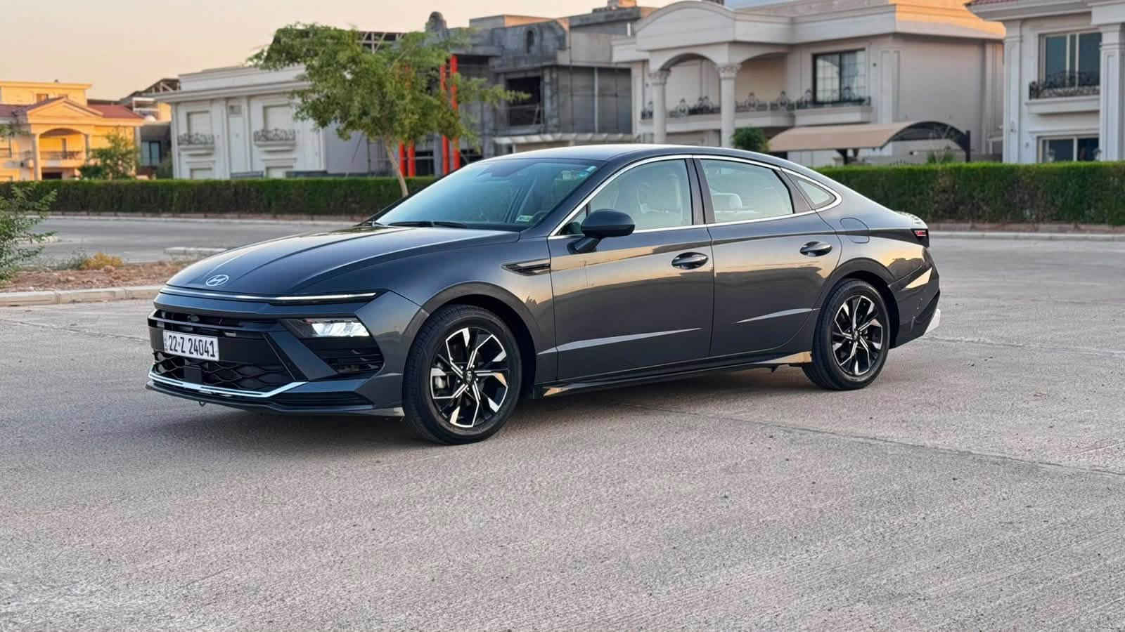 سوناتا  2025   Hyundai sonata 
شكل جديد
2.5L حجم محرك
گير 8 نمر
بصمة تشغيل وابواب
المقاعد: كهربائي  + تدفئة + استيرن تدفئة
٥ وضعيات قيادة
جنطه ذكيه 
لايت لد 
بك لايت لد 
ترحيب
دشبول الاكتروني 
شاشه كبيره 
كير تعليك 
اوتو هولد
رادار
نقطة عمياء
رادار خطوط شوارع
فوول تحكم ستيرن
كامره دواره 

سيارة رقم اربيل باسمي 
ترقيم ودخول جديد 

الحادث  فقط دعاميه اماميه  + 4 قطع كلير امريكا بدون دواخل بدون ايرباك  

السعر 160

***********
