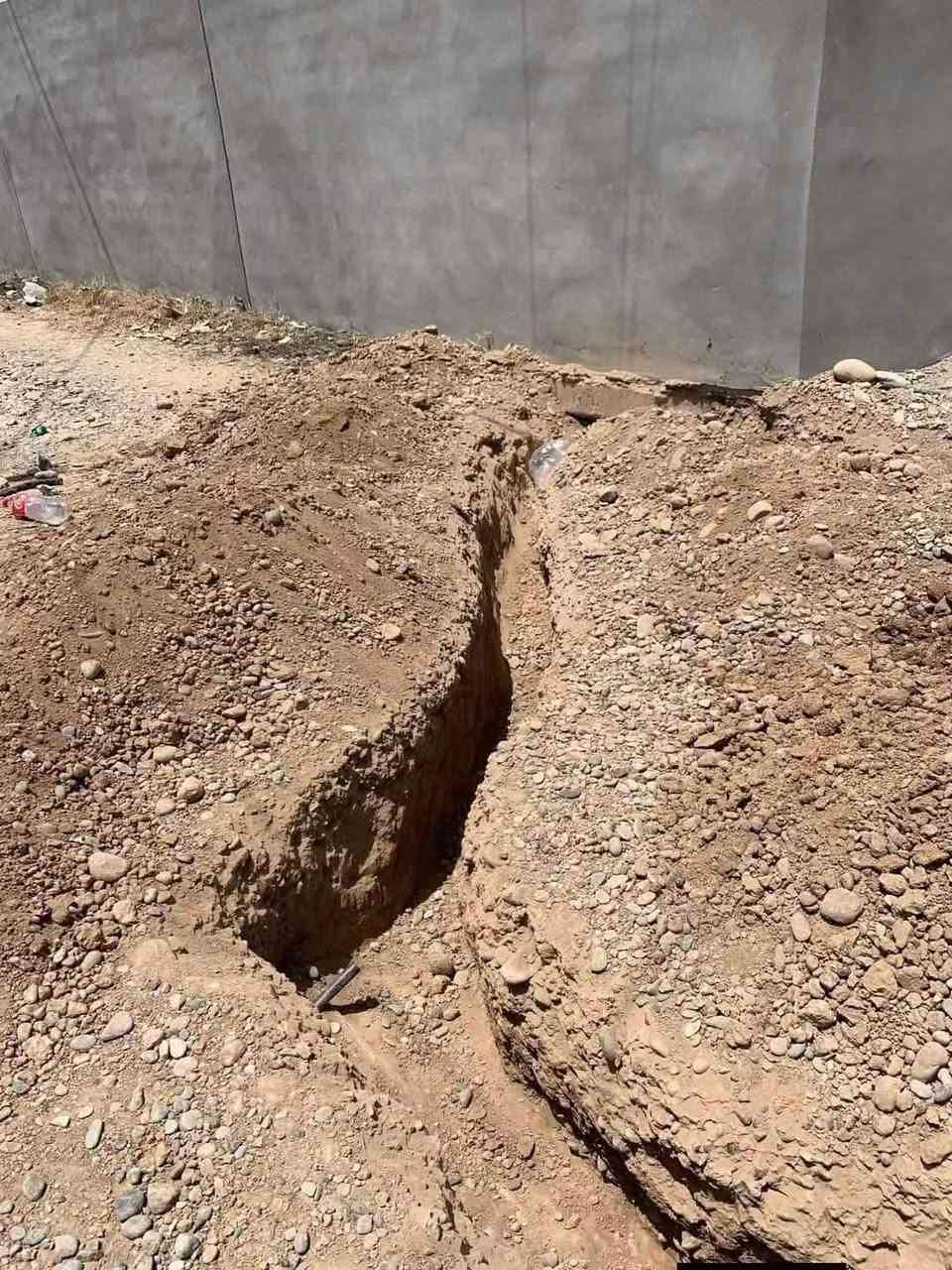 السلام عليكم شعندك شقل گطعيه شي تنضيف بلوك رمل تنضيف و لبخ حفر حجر بناء ي شي خابرني ***********
