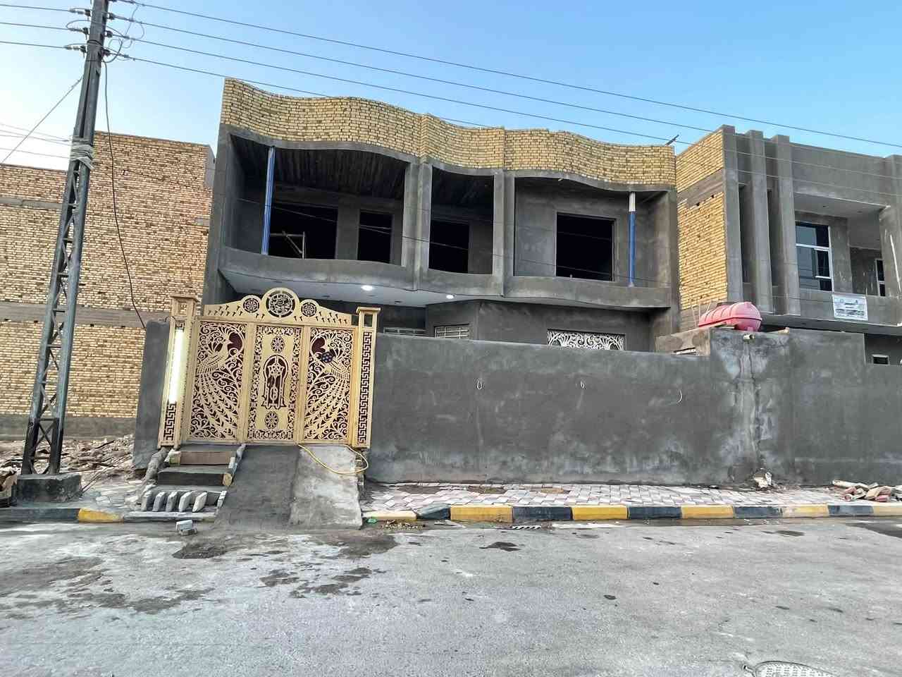 بيت • للبيع • جنب مدرسة صينية
