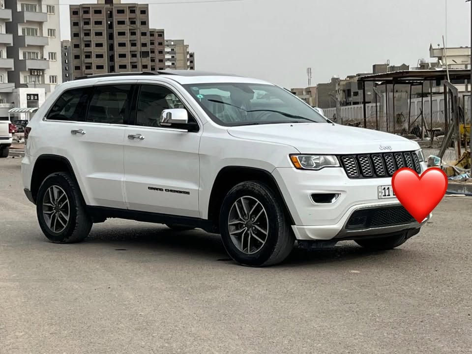 Jeep  grand cherokee 2020 Limted 
رقم بغداد باسمي 
مواصفات 
فتحه 
توقف ذاتي 
جنطه كهرباء 
حساسات خلفيه 
كامره دواره 
شاشه كبيره ( نفخ)
كشنات جلد 
تدفئه كشنات مع الستيرن 
نقطه عمياء
كشنات كهرباء الصدر والسائق 
توقف ذاتي خلفي 
انظمة قياده eco و sport 
ماوس للتحكم بأنضمة القياده 
السياره جديده بمعنى الكلمه ماشيه 70 الف ميل بيها نصف باب السائق والچاملغ صبغ وايرباك برده فقط 
البنيد مكفول حتى من الفتح لغد شاصي كله مكفول وبيها رشه صغيره بالچاملغ الخلفي 
تخم تاير ياباني ادامه كامله من تنظيف نوزلات بلكات عبوه جديده مرواس بجارجر RT حصراً او بيع 
للاستفسار 
***********
