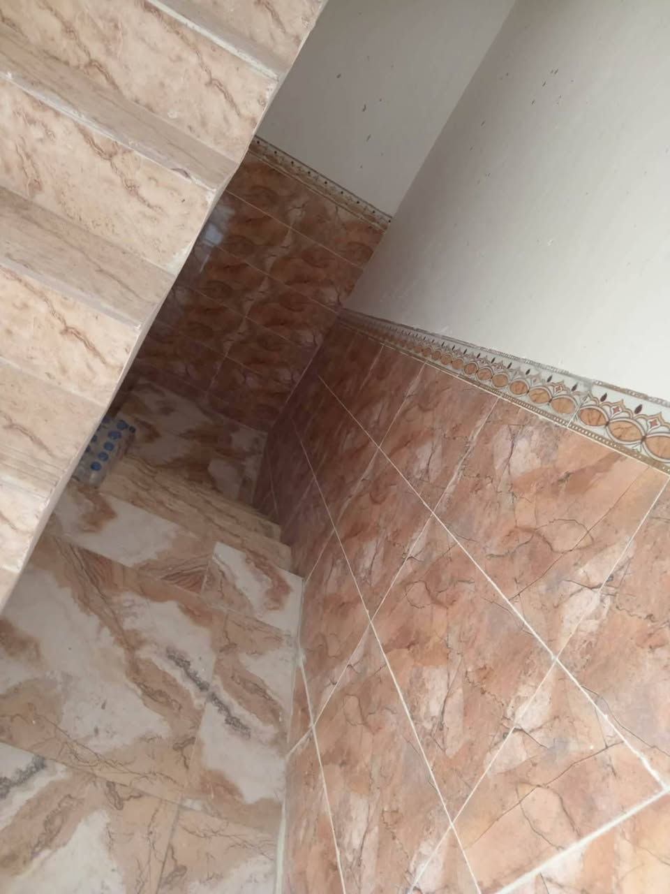 بكويريش بل • ٥٠م • قريب مدرسة سامراء