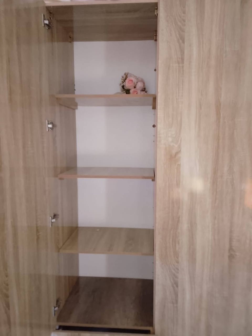 السلام عليكم غرفه للبيع تصميم تركي شغل عراقي ست قطع للاتصال ***********
