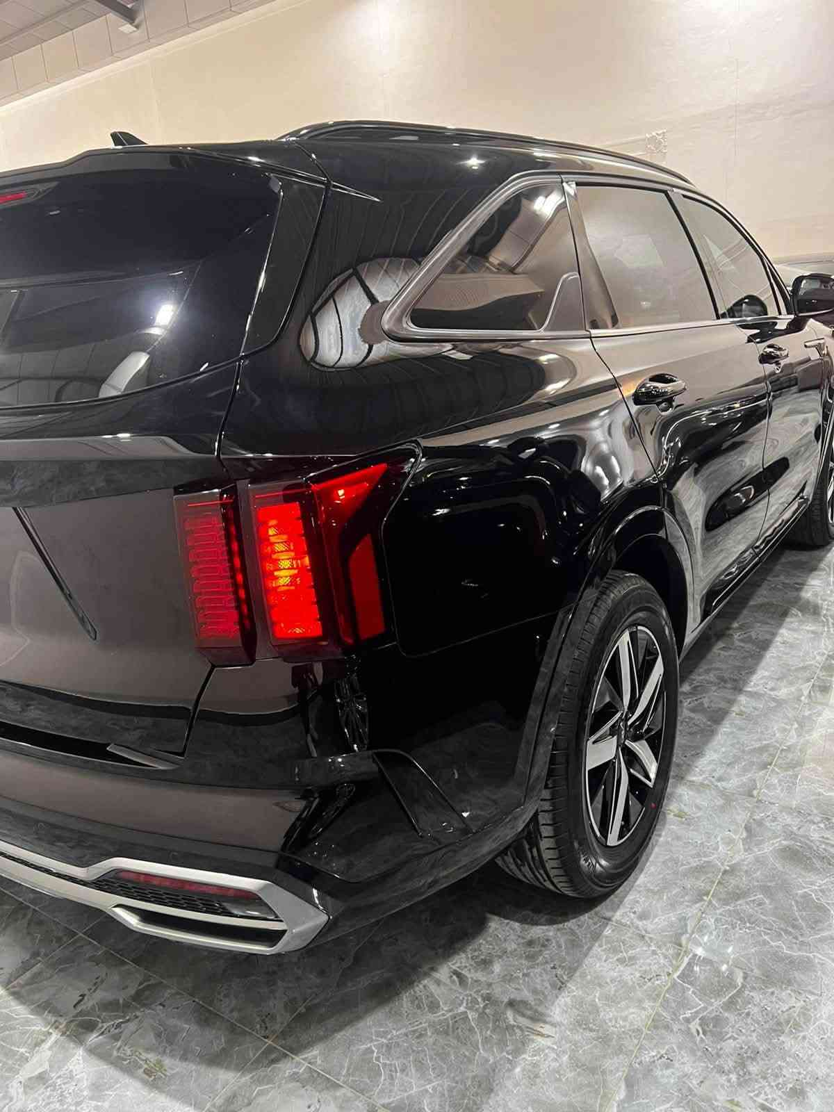 ⸻

🚗  Kia Sorento 2023 (VIN: 5XYRL4LC5PG219343)

للبيع: كيا سورينتو 2023 – فئة S
بسعر  مناسب 

🔹 المواصفات الأساسية:

 • محرك 2.5 لتر بنزين

 • ناقل حركة أوتوماتيك

 • دفع أمامي FWD

 • شاشة كبيرة + كاميرا خلفية

 • 3 صفوف مقاعد – 7 ركاب

 • نظام أمان كامل (Airbags – ABS)

 • كروز كونترول

 • سنسرات خلفية

 • دخول وتشغيل بدون مفتاح (Keyless)

 • تكييف أمامي وخلفي

 • جنط ألمنيوم

🎨 اللون الخارجي: أسود

🪑 الداخلية: أسود

📍 السيارة دخول جديد و رقم کاتی دهوك  

مکان سیارة دهوك 

‎‏‎سیارة بدون رقم تترقم شمالي 

⸻

🛠️ حالة السيارة:

 • صبغة قطعة واحدة فقط

 • الصبغ: جاملخ أمامي جانب نفر

 • باقي السيارة فابريكة بالكامل

⛽ المسافة: 30,000 ميل فقط

📞 للمزيد من المعلومات يرجى الاتصال:

***********
