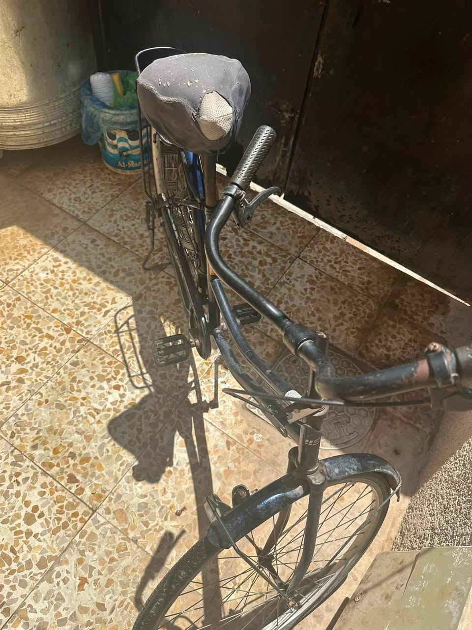 بناتي ب٦٠ الف بحالة جيدة
المكان بغداد
***********
