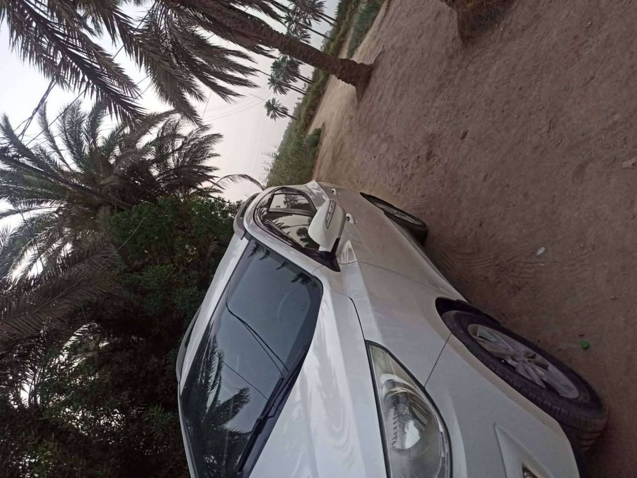 توسان ٢٠١١ 
بيه ثلاثة قطع صبغ جاملغات وبنيد وتجي وتفحص ومحرك وكير مكفولات وتبريد شغال رقم اربيل عندي وكالة
اريده 100
ديوانية 
***********
