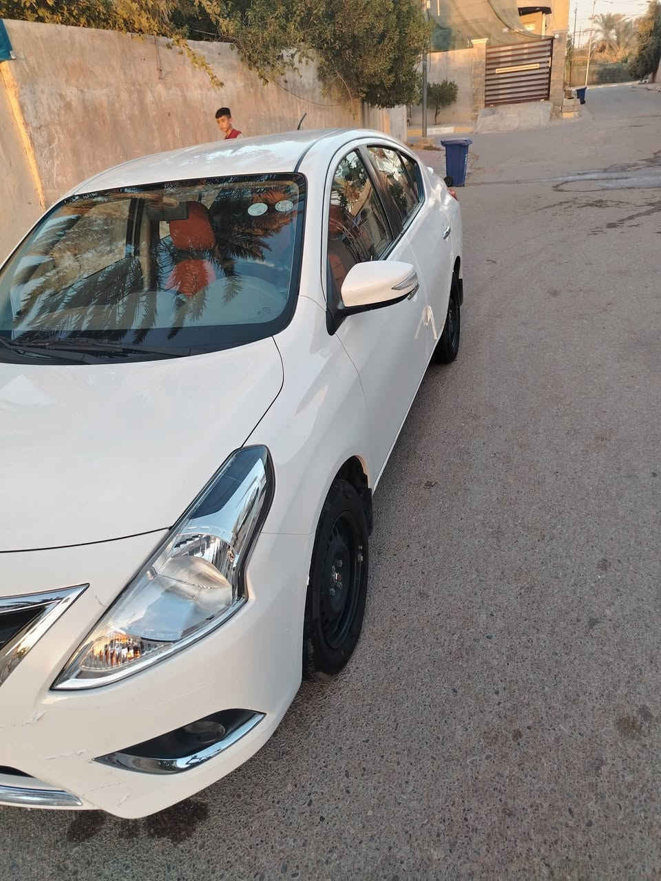 سني 2025 بأسمي شرط التحويل رقم أربيل استخدام شخصي كفاله عامة ماعدا شخص تحت الباب الأيمن وطخه بالباب الخلفي موضح بالصور ماشيه 49... تايرات اصليه جدد. وباتري جديد.. للاستفسار الاتصال ***********.. العنوان ديالى.. السعر 118 بيها مجال بسيط
