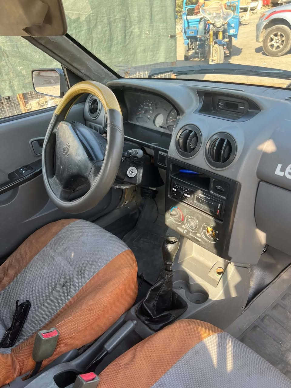 سلام عليكم سايبه البيع مديل ١٢ مكينة كير تبريد تخم تاير  سنويه مجدده 3031 الغيه ابسمينا سياره جاهزه من سماسم  شوصي جديده بركنيت نضيف نتصل فقط غير متواجد على الفيس  ***********   فقط نتاصل السعر 25 وبيها مجال.
