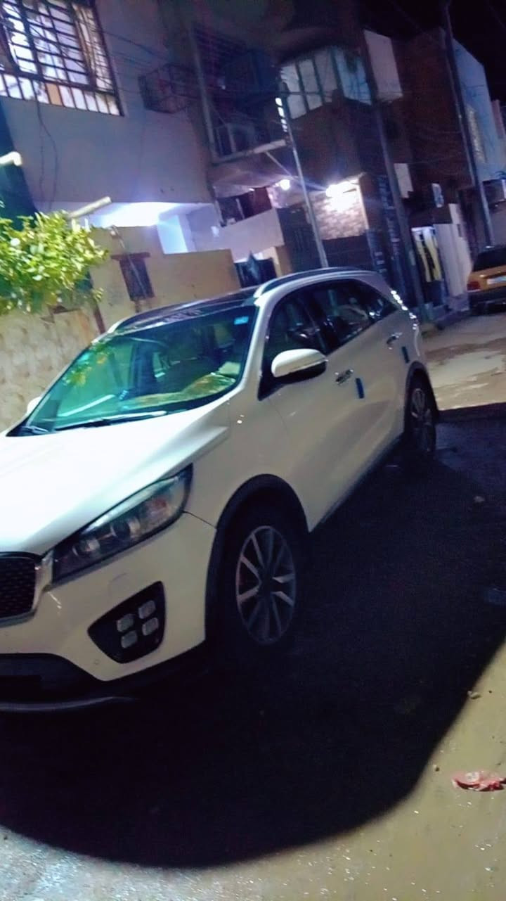 سلام عليكم سورنتو البيع الموديل 2018فول موصفات مكينه وكير كفاله  عامه السياره جديده سته سلند ر تحكمات كامله بيه سونار مامتواجد علىالفيس مكلف بلنشر السعر230وبيها مجال راقم ***********
