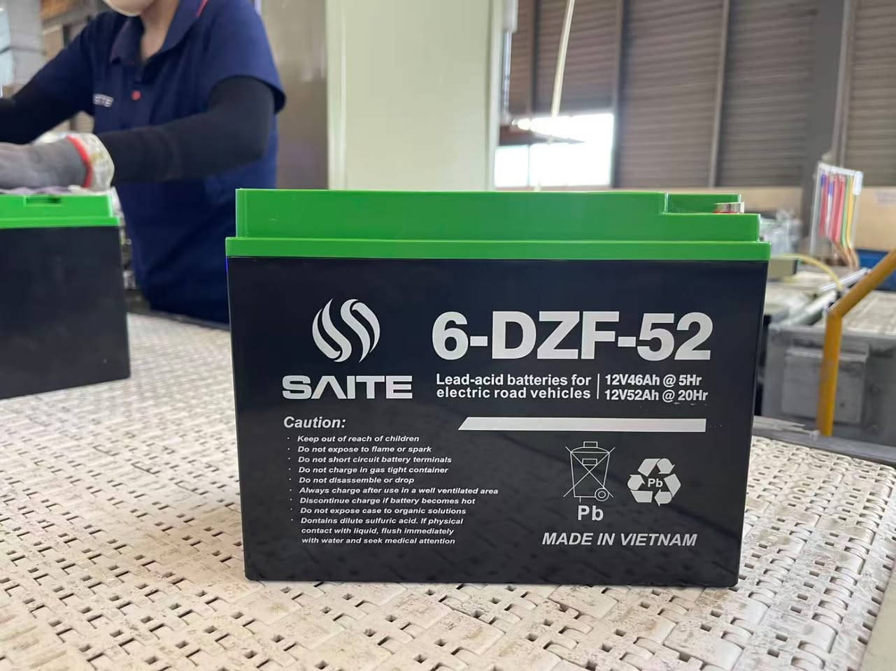 🔋 وصلت حديثاً بطاريات الشحن SAITE الفيتنامية 🇻🇳

⚡ أمبيرية حقيقية • وزن ثقيل • جودة عالية
🧬 مدعمة بتقنية الجرافين لتعزيز الأداء والعمر التشغيلي
📅 إنتاج 2026
🛡️ ضمان 3 أشهر – استبدال فوري

الأسعار والموديلات:

🔹 15 / 17 أمبير — 37,500 د.ع | 4.2 كغم
🔸 24 أمبير برتقالي — 44,000 د.ع | 6.4 كغم
🟢 26 أمبير أخضر — 45,000 د.ع | 6.7 كغم
🟣 30 أمبير بنفسجي — 47,000 د.ع | 7.05 كغم
🟠 35 أمبير مسطرة — 59,000 د.ع | 9.1 كغم
🟢 39 أمبير مسطرة — 62,000 د.ع | 9.4 كغم
🟢 52Ah كبير ستوتة  — 75,000 د.ع | 13.1 كغم
🔋 UPS فيتنامي — 23,000 د.ع | 2.6 كغم

🚚 توصيل لجميع محافظات العراق
📦 تتوفر كميات جملة ومفرد 
📲 لطلبات الجملة والاستفسارعلى الواتساب : *********** 
📍 مملكة البطاريات الشحن / بغداد /وكيل معتمد لشركة زقورة بغداد الوكيل الحصري لبطاريات SAITE الفيتنامية 

🔗 شروط الضمان:
(https://zaqura.com.iq/guarantee.html?utm_source=chatgpt.com)

🇻🇳 SAITE — علامة فيتنامية بجودة عالمية.

#SAITE_بطاريات_شحن_ستوته_فيتنامية_بطارية_باتري
#بطاريات_UPS_فيتنامي_زقورة_زقوره_تايلج_الريان
#بطاريات_شحن_العراق_ابوحيدر_مجمع_الفيتنامي

نص مكتوب في الصور:
- أحدث بطاريات SAITE ذات تقنية الجرافين المتطورة تقنية الجرافين الثورية Revolutionary Graphene Technology قوة استثنائية وعمر طويل Exceptional Power and Long Life صناعة فيتنامية عالية الجودة High-Quality Vietnamese Manufacturing