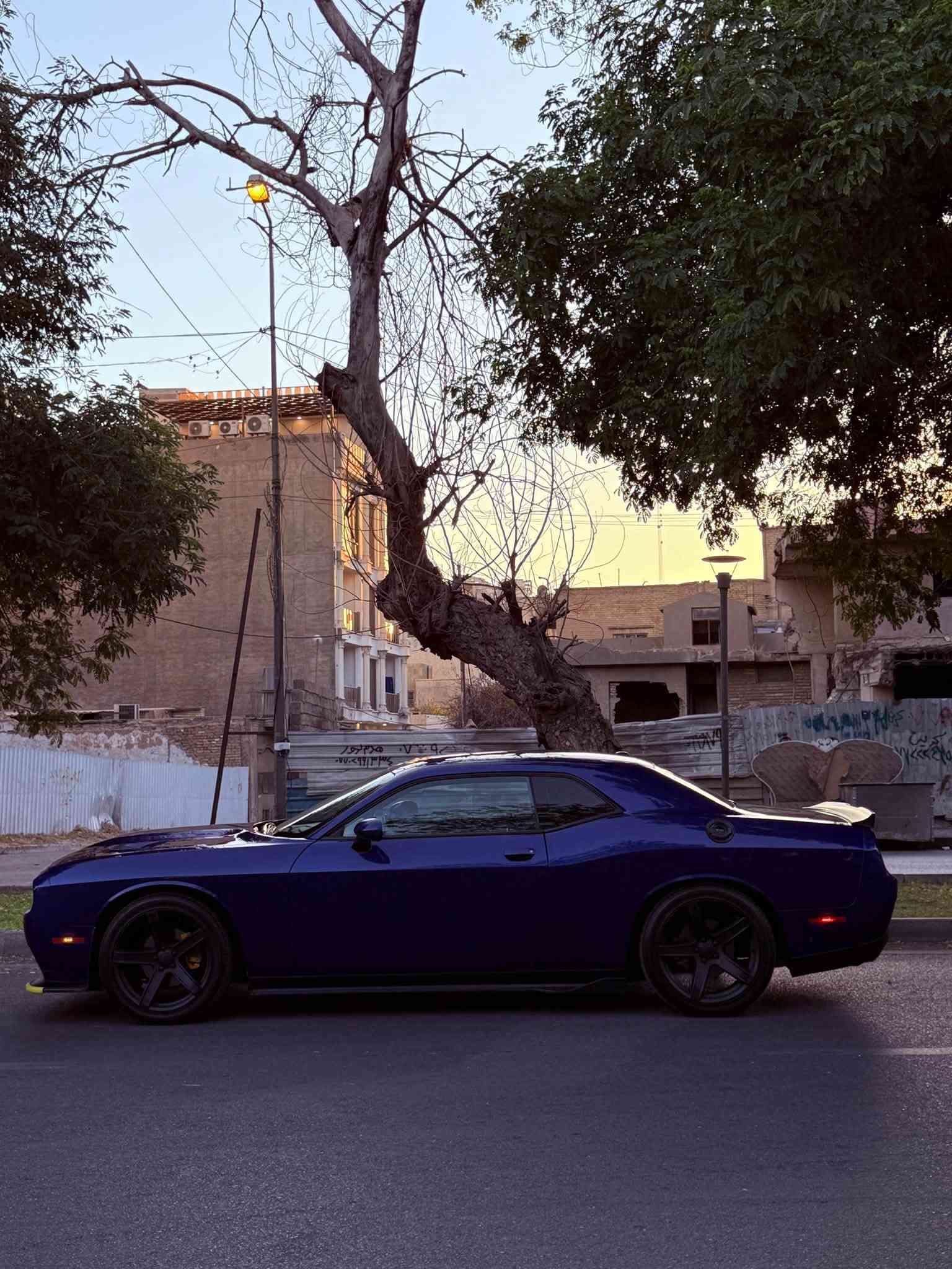 جالنجر 2021
مكينة 3600 
ماشية 44 الف 
حادثها جاملغ وبنيد حادث سطحي‼️
بجم srt
رقم اربيل ب اسمي 
صدر كير محرك جدد كفالة
ويالة نجمه تو سايز 
لون جويتي 
مكانها كرادة ساحه كهرمانه
***********
السعر 157 وبيها مجال بسيط وبلعافيه ع ياخذها
