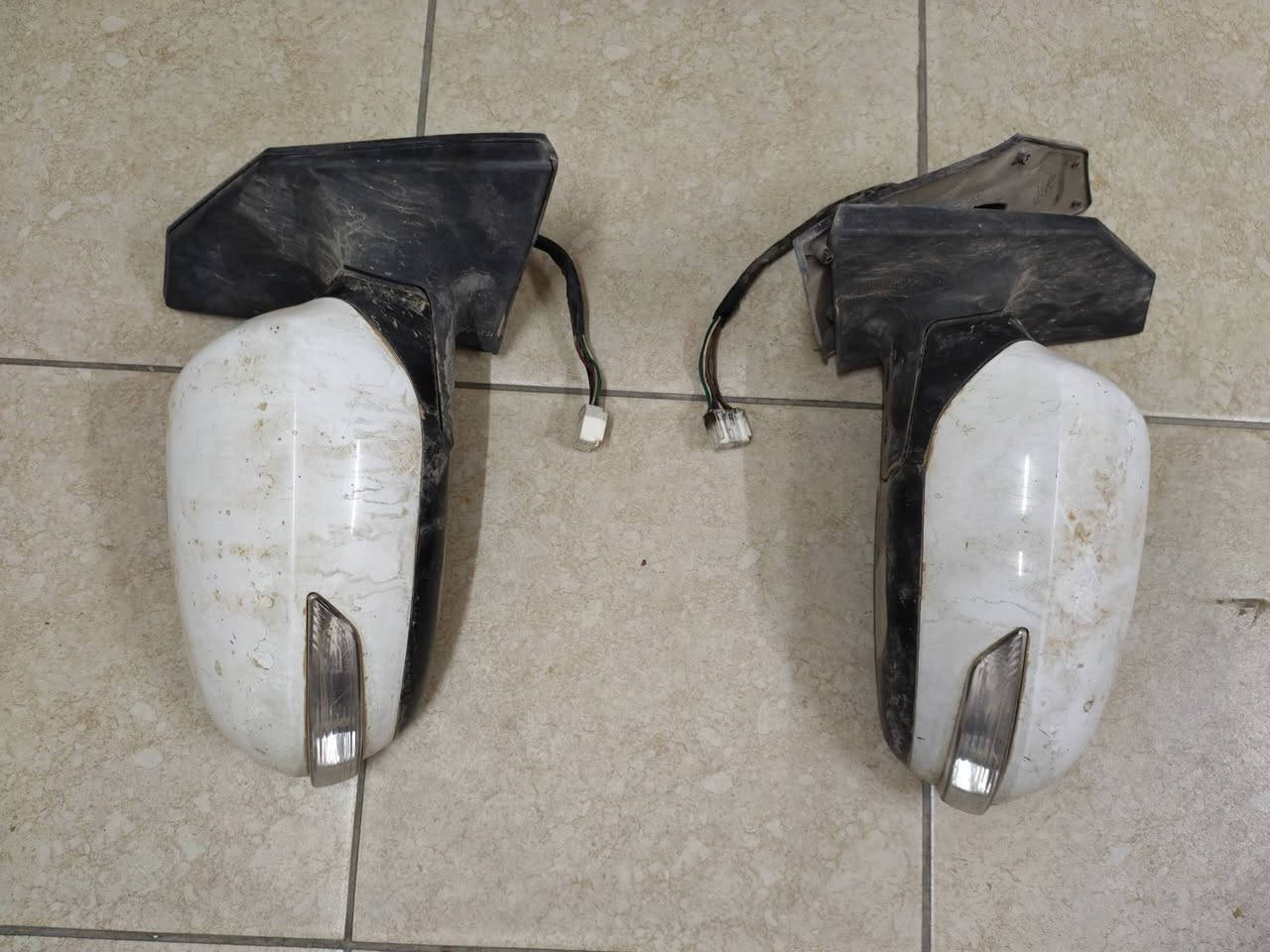 سلام عليكم مرخصة مدير الگروب المحترم
غراض BYD G3
 قاعده فيوزات داخليه عدد5
مرايا جانبية يمين يسار 
قاعده دكم رفع وتنزيل الجام 
سبايدر كاربون فايبر 
إتصال ***********واتساب فعال
