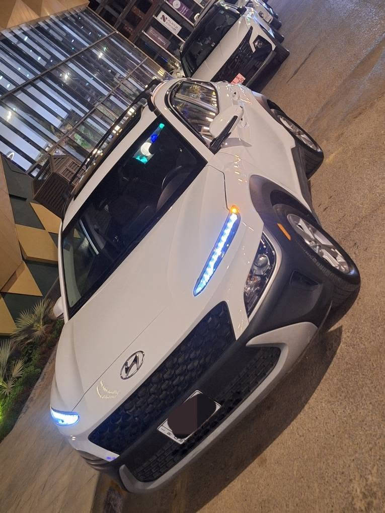 هونداي كونا 23 فوول مواصفات رقم بغداد باسمي وارد امريكي حادث خلفي تبديل صندوق بلادي ابيض وبارد جاملغ خلفي جميع الايرباكات سليمة  محرك 2000 دوش مواصفات اعلى سلاست فتحة لد ناري رادرات امامي خلفي جانبي تحديد مسار تدفئة تبريد ويل جبير وباقي المواصفات موجودة اني مستوردها ع ايدي ومصلحة ع ايدي ومرقمه ع ايدي اعرف شبيها ما بيها مالك الاول الها واستخدام بنية وماشية 16 الف ميل وتو ويل المرغوب مكاني بغداد الدورة الاتصال *********** بغداد, العراق
