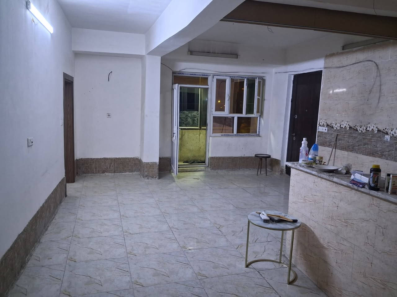 🏠 #للايجـٰآر__في__السيـديـه
شقه طابق ثاني
#تصلح ان تكون #سكن_موظفين_اومكتب_اوشركه
تحتوي على غرفتين وصاله ومطبخ وخدمات وبلكونه
#الموقع على شارع العام حله بغداد 
📱_______________  ☎️ 
للاستفسار #مكتب_المختار_للوساطه_العقاريه
اتصال +واتساب 📞 📱 
***********

