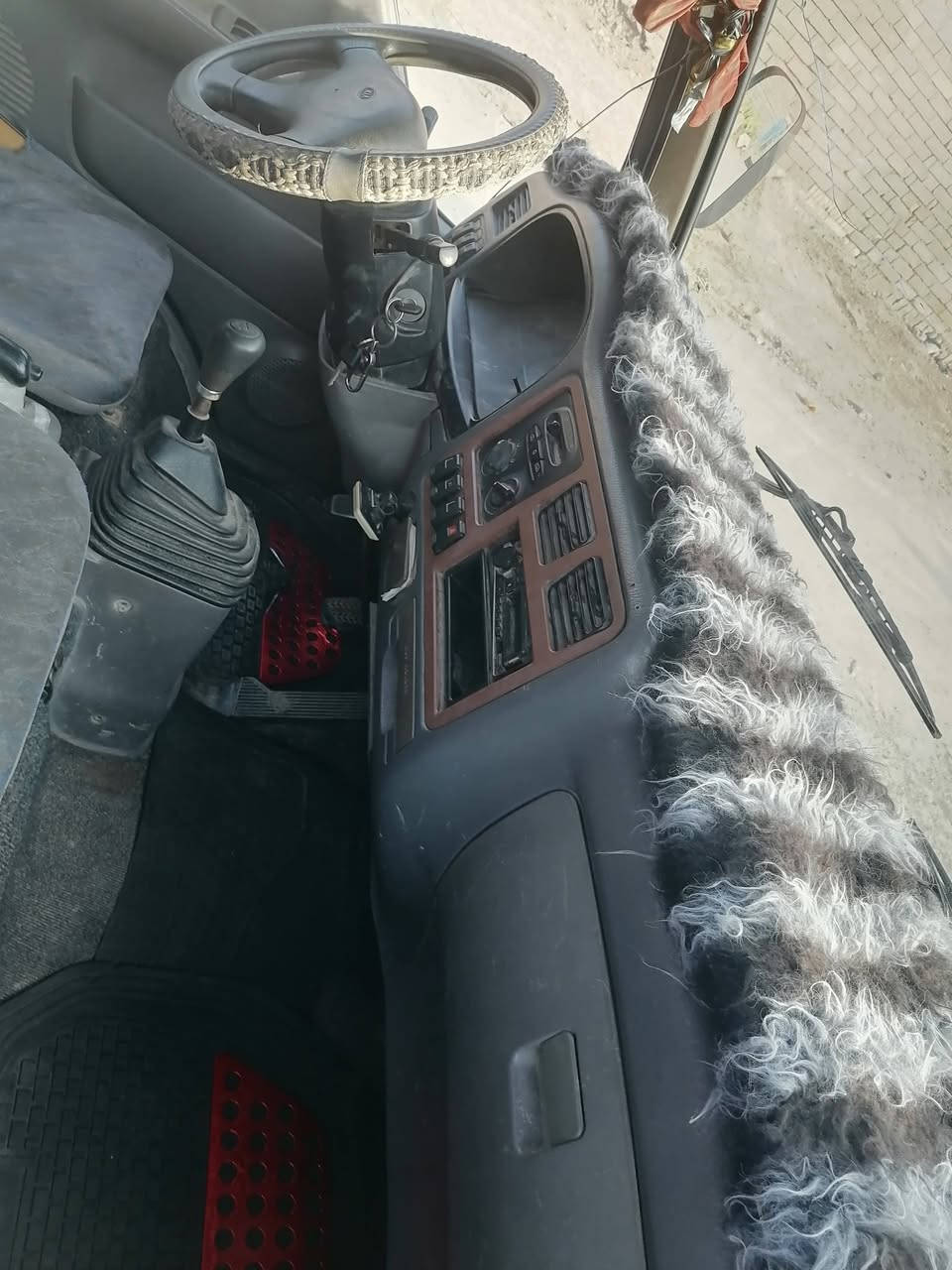 سلام عليكم كيا فونتيره للبيع الموديل 98  جاهزه لشغل سنويه بسمي رقم نكليزي بصره تحويل ثاني يوم كير مكينه شاصي كفاله بيع مستعجل العنوان البصره القرنه السعر (60) وبيه مجال بدي لاخياس ولا متعوبه اتصال على رقم (***********)
