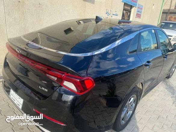 السلام عليكم كيا كي فايف وارد امريكي موديل ٢١ 
ماشيه ١٠٠ميل 
حادثها بنيد مبدل وجاملغات مقسمات فقط نضيفه جدا شرط كير مكينه تبريد كفاله حداده وتايرات جدد جاهزه مابيها نقص 
للتواصل ***********
العنوان بصره الجنينه البصرة, العراق
