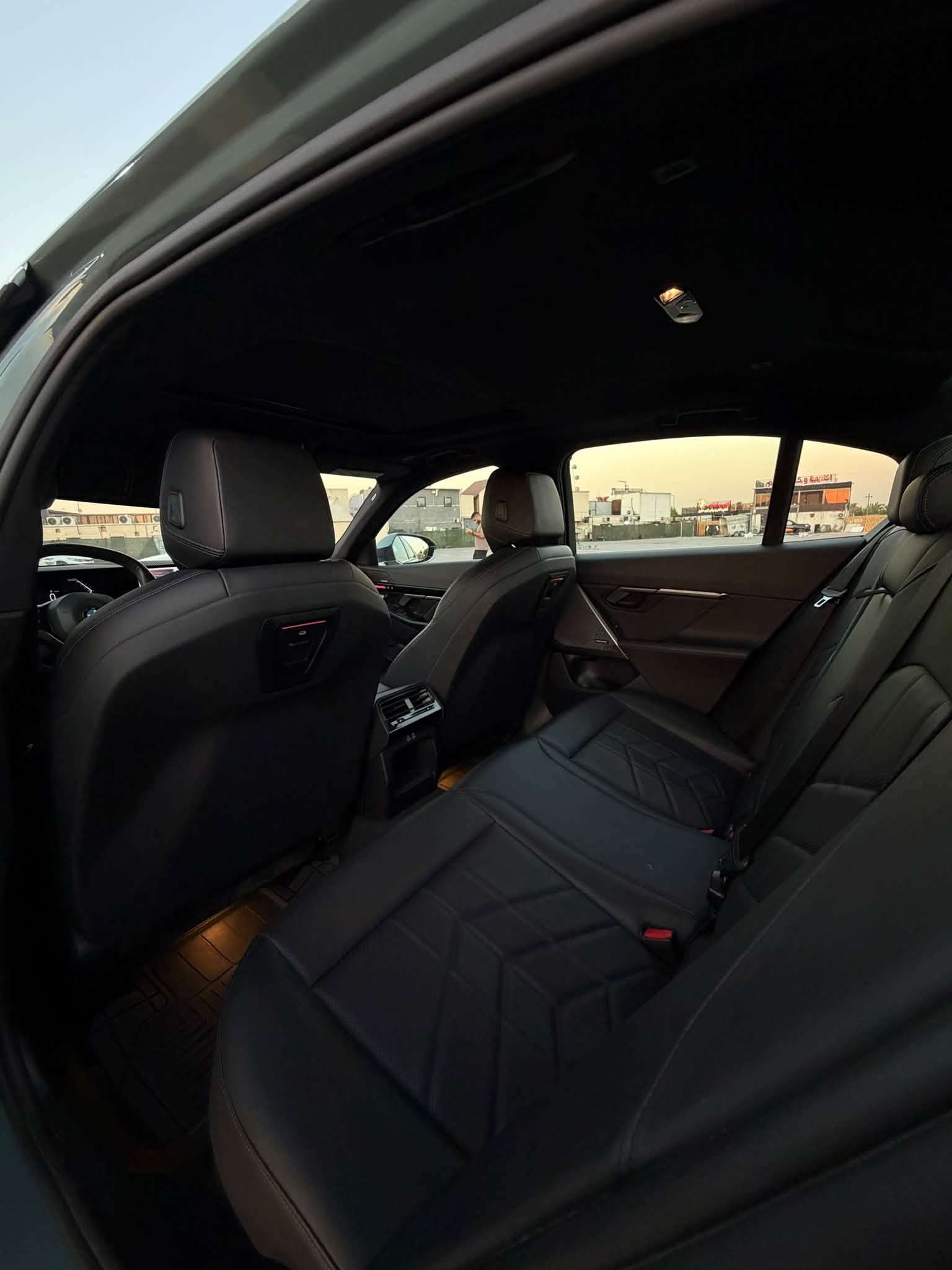 🚘 للبيع BMW 530i
📌 الموديل: 2025
📌 الممشى: 36,000 ميل

⭐ المواصفات:

• داتاشو
• خمس كاميرات 🎥
• فتحة سقف
• داخلية سوداء
‎• بصمة تشغيل وأبواب دخول ذكي
• شاشة  تدعم Apple CarPlay
• مخارج تكييف ذكية
• إنارة داخلية متغيرة
• رادار أمامي وخلفي وجانبي
• حساسات أمامية وخلفية
• كشنات جلد مع تدفئة وتدفئة ستيرن
• خزن ميموري
• نظام صوت Harman Kardon
• ستيرن كهربائي
• شحن لاسلكي
• Drive Mode 7
• مرايا شفط، قلاب، ونقطة عمياء
• إنارة ترحيبية
• قفل وفتح عند الاقتراب
• جنطة كهربائية — تفتح بالقدم 👟

✅ السيارة كلين وكفالة عامة
‏‭***********‬ 
السعر 455$

