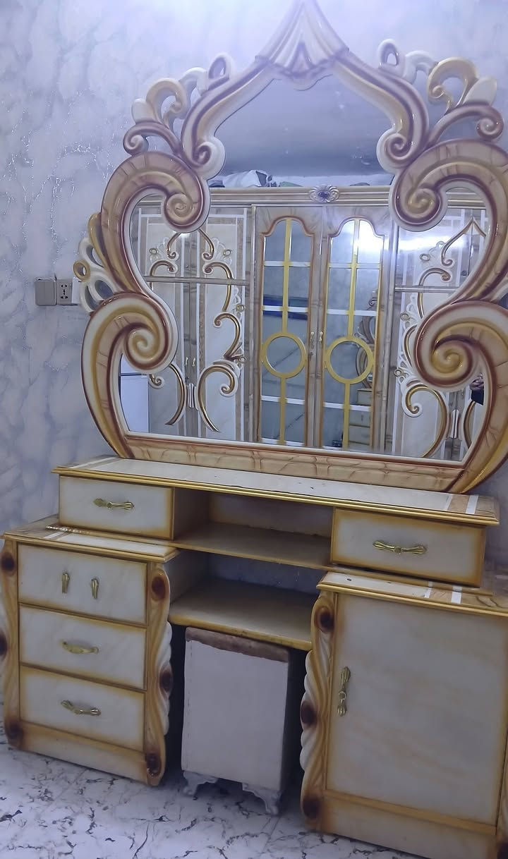 🛏️ غرفة نوم صناعة عراقية للبيع
✨ مستخدمة استخدام قليل وحالتها ممتازة ونظيفة
🇮🇶 صناعة عراقية وشغل مرتب

🔹 أثاث فقط، 
💰 السعر: 900 ألف دينار
🔸 بيها مجال بسيط 

📍 بغداد – جسر ديالى
📞 للاستفسار: ***********

