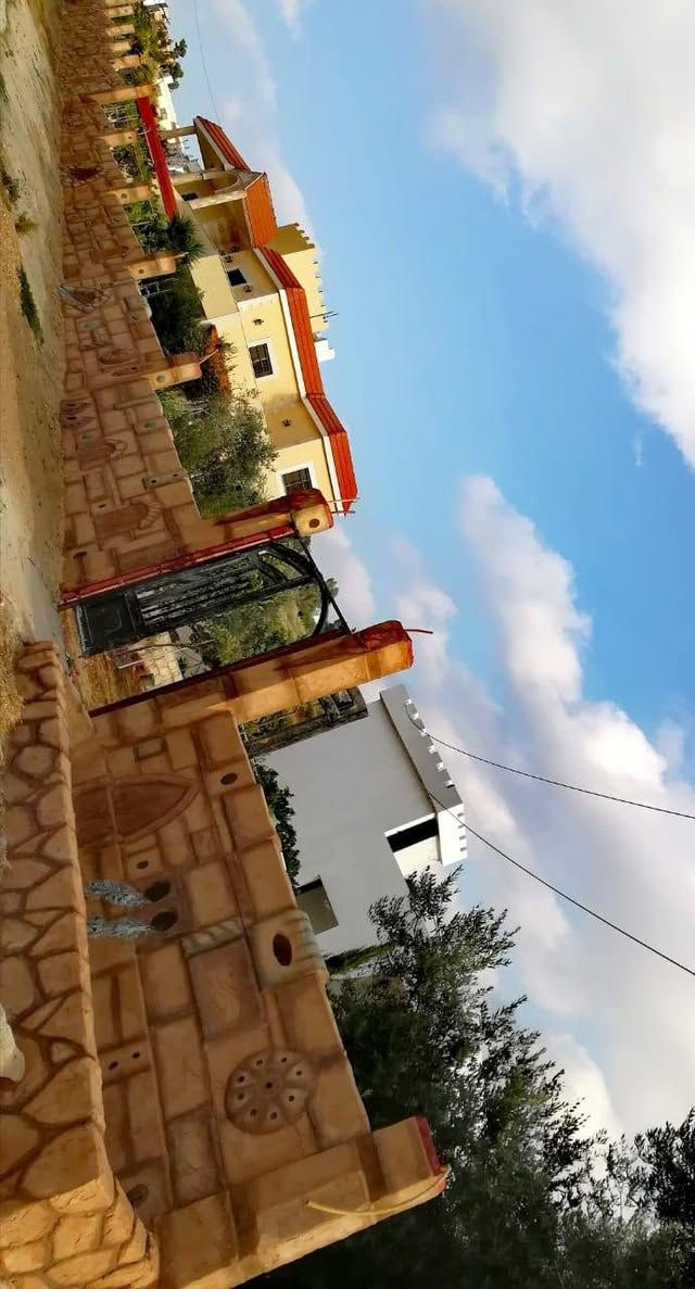 أهلاً ومرحبًا بكم، اسمي ‏‎Ahmad‎‏ لبناني مقيم في كربلاء وأود أن أعرِّفكم بنفسي وأخبركم أنني ‏‏صباغ درجة أولى صبغ طلس زخرفة ترخيم تعتيق تدهيب عزل اسطح وارضيات ديكورات داخلية وخارجية جبصمبورد وباركية تصميم حدائق شلالات باربكيو احواد للزرع والورد بشتغل انا وابني للتواصل على واتس اب ***********
